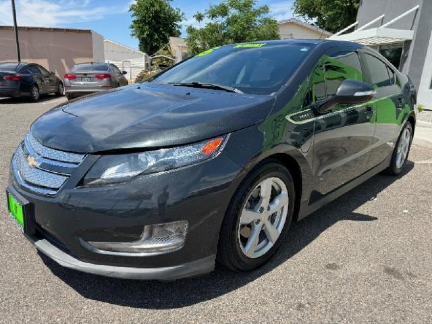 2015 Ashen Gray Metallic /Jet Black/Dark Accents Chevrolet Volt Premium w/ Navigation (1G1RD6E44FU) with an 1.4L L4 DOHC 16V PLUG-IN HYBRID engine, Continuously Variable Transmission transmission, located at 940 North Main Street, Cedar City, UT, 84720, (435) 628-0023, 37.692936, -113.061897 - ***This vehicle qualifies for the EV/Hybrid tax rebate of up to $4,000*** We are setup with the IRS to recieve direct payments within 72 hours. We file the rebate online with IRS and can credit it to your down payment, reduce the sales price OR give you cashback!! These cars will not last and can o - Photo#2