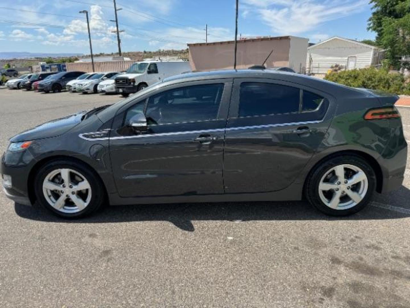 2015 Ashen Gray Metallic /Jet Black/Dark Accents Chevrolet Volt Premium w/ Navigation (1G1RD6E44FU) with an 1.4L L4 DOHC 16V PLUG-IN HYBRID engine, Continuously Variable Transmission transmission, located at 940 North Main Street, Cedar City, UT, 84720, (435) 628-0023, 37.692936, -113.061897 - ***This vehicle qualifies for the EV/Hybrid tax rebate of up to $4,000*** We are setup with the IRS to recieve direct payments within 72 hours. We file the rebate online with IRS and can credit it to your down payment, reduce the sales price OR give you cashback!! These cars will not last and can o - Photo#3