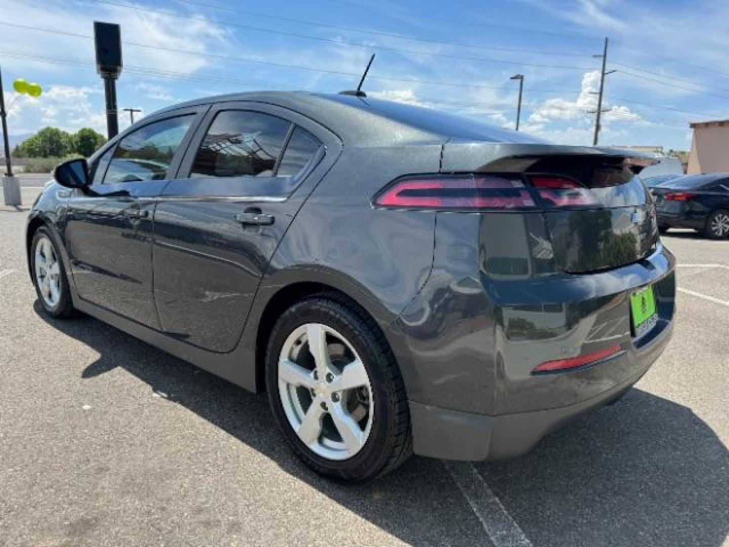 2015 Ashen Gray Metallic /Jet Black/Dark Accents Chevrolet Volt Premium w/ Navigation (1G1RD6E44FU) with an 1.4L L4 DOHC 16V PLUG-IN HYBRID engine, Continuously Variable Transmission transmission, located at 940 North Main Street, Cedar City, UT, 84720, (435) 628-0023, 37.692936, -113.061897 - ***This vehicle qualifies for the EV/Hybrid tax rebate of up to $4,000*** We are setup with the IRS to recieve direct payments within 72 hours. We file the rebate online with IRS and can credit it to your down payment, reduce the sales price OR give you cashback!! These cars will not last and can o - Photo#4