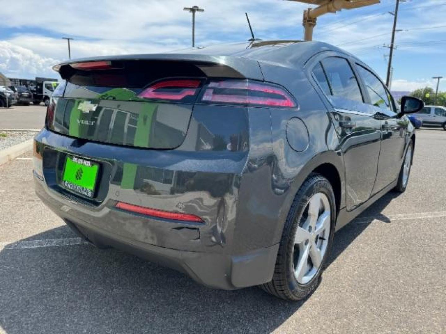 2015 Ashen Gray Metallic /Jet Black/Dark Accents Chevrolet Volt Premium w/ Navigation (1G1RD6E44FU) with an 1.4L L4 DOHC 16V PLUG-IN HYBRID engine, Continuously Variable Transmission transmission, located at 940 North Main Street, Cedar City, UT, 84720, (435) 628-0023, 37.692936, -113.061897 - ***This vehicle qualifies for the EV/Hybrid tax rebate of up to $4,000*** We are setup with the IRS to recieve direct payments within 72 hours. We file the rebate online with IRS and can credit it to your down payment, reduce the sales price OR give you cashback!! These cars will not last and can o - Photo#6