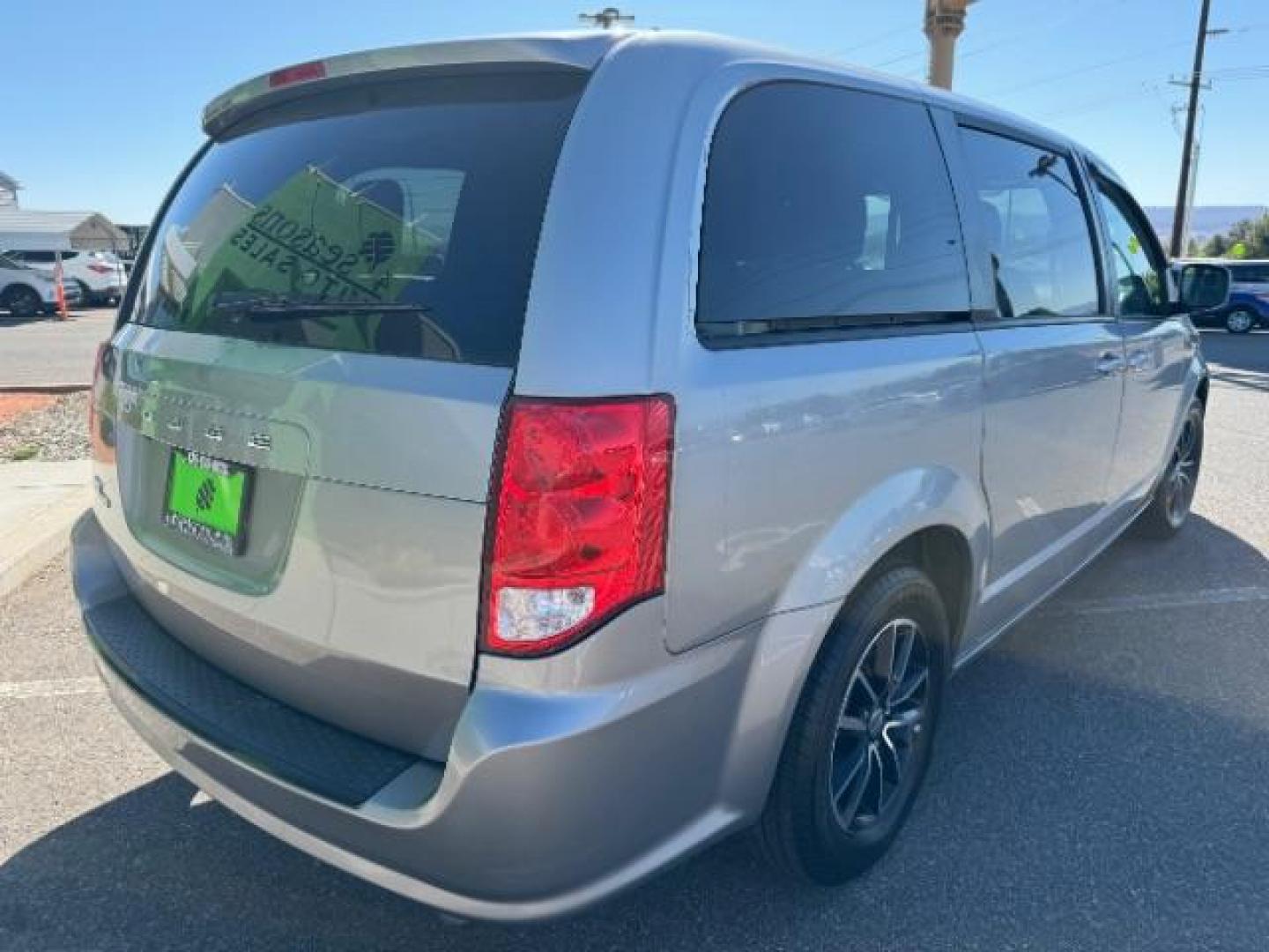 2018 Billet Clear Coat /Black/Light Graystone, cloth Dodge Grand Caravan SE (2C4RDGBG9JR) with an 3.6L V6 DOHC 24V engine, 6-Speed Automatic transmission, located at 940 North Main Street, Cedar City, UT, 84720, (435) 628-0023, 37.692936, -113.061897 - We specialize in helping ALL people get the best financing available. No matter your credit score, good, bad or none we can get you an amazing rate. Had a bankruptcy, divorce, or repossessions? We give you the green light to get your credit back on the road. Low down and affordable payments that fit - Photo#6