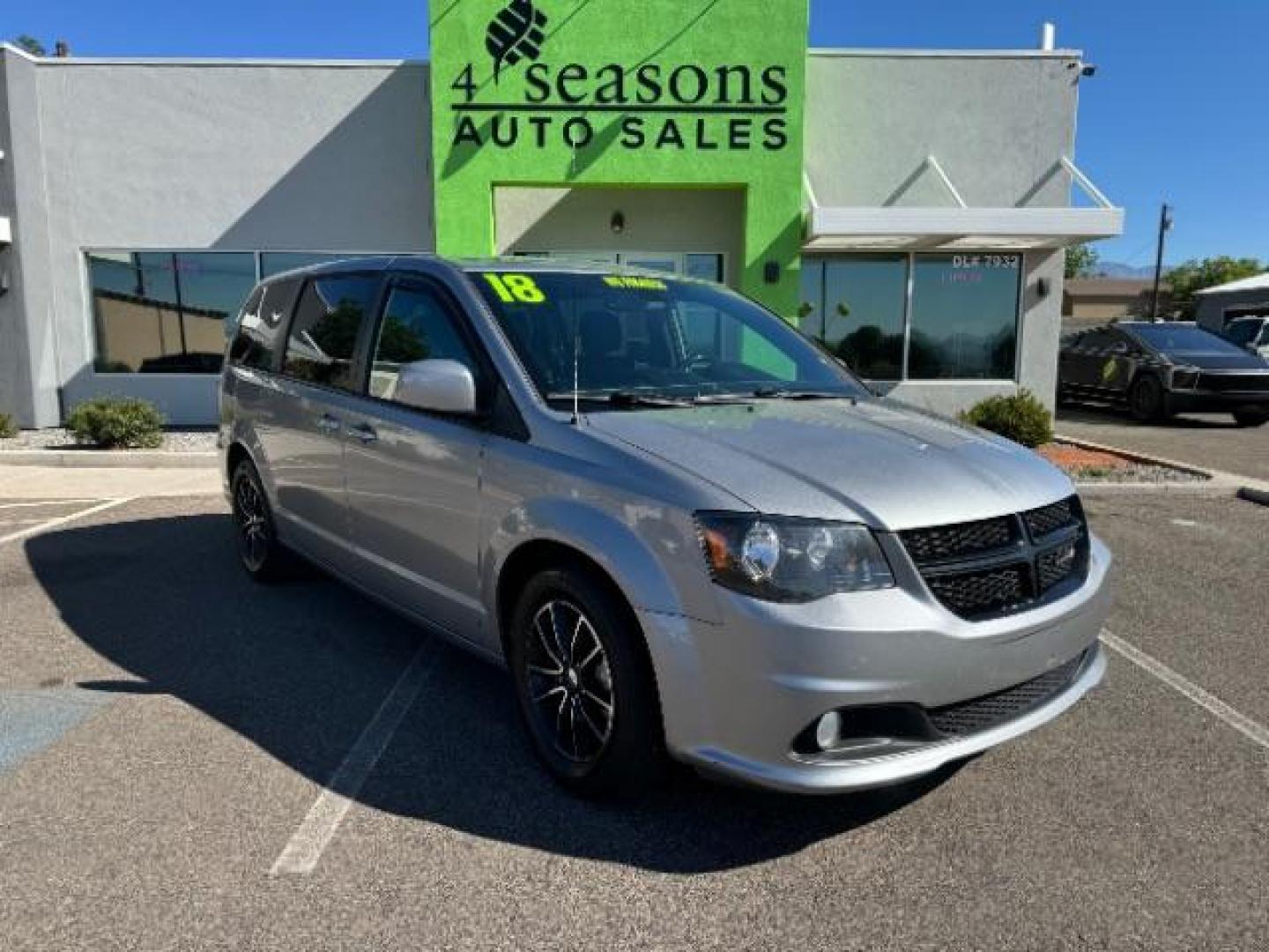 2018 Billet Clear Coat /Black/Light Graystone, cloth Dodge Grand Caravan SE (2C4RDGBG9JR) with an 3.6L V6 DOHC 24V engine, 6-Speed Automatic transmission, located at 940 North Main Street, Cedar City, UT, 84720, (435) 628-0023, 37.692936, -113.061897 - Photo#0