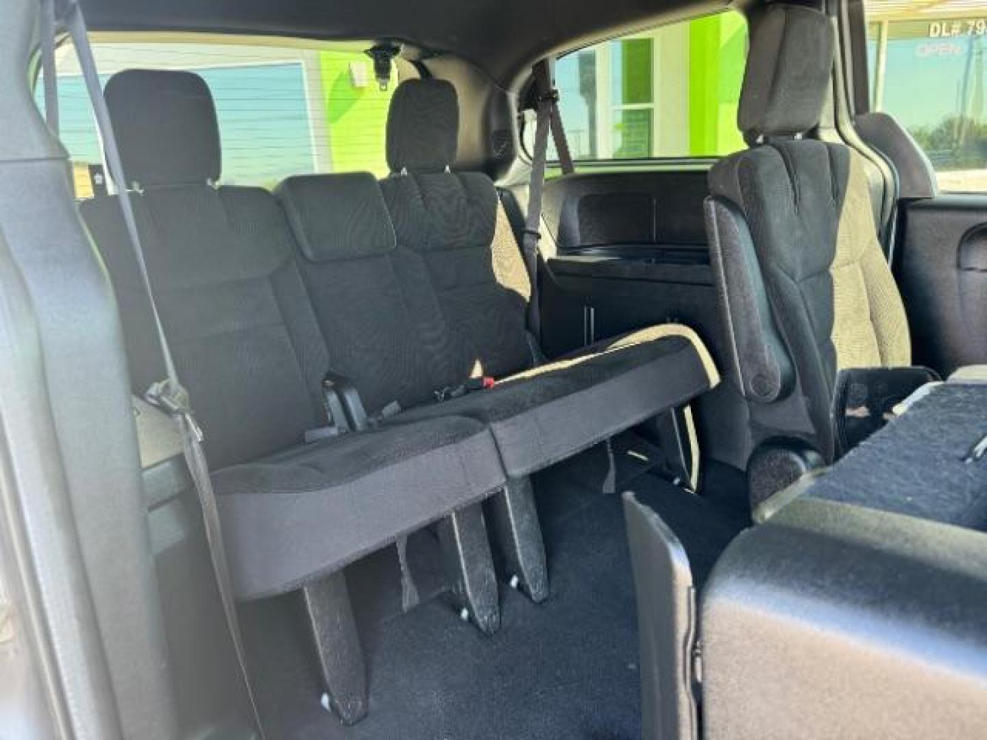 2018 Billet Clear Coat /Black/Light Graystone, cloth Dodge Grand Caravan SE (2C4RDGBG9JR) with an 3.6L V6 DOHC 24V engine, 6-Speed Automatic transmission, located at 940 North Main Street, Cedar City, UT, 84720, (435) 628-0023, 37.692936, -113.061897 - Photo#26