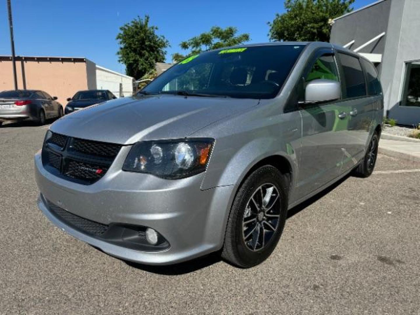 2018 Billet Clear Coat /Black/Light Graystone, cloth Dodge Grand Caravan SE (2C4RDGBG9JR) with an 3.6L V6 DOHC 24V engine, 6-Speed Automatic transmission, located at 940 North Main Street, Cedar City, UT, 84720, (435) 628-0023, 37.692936, -113.061897 - Photo#2