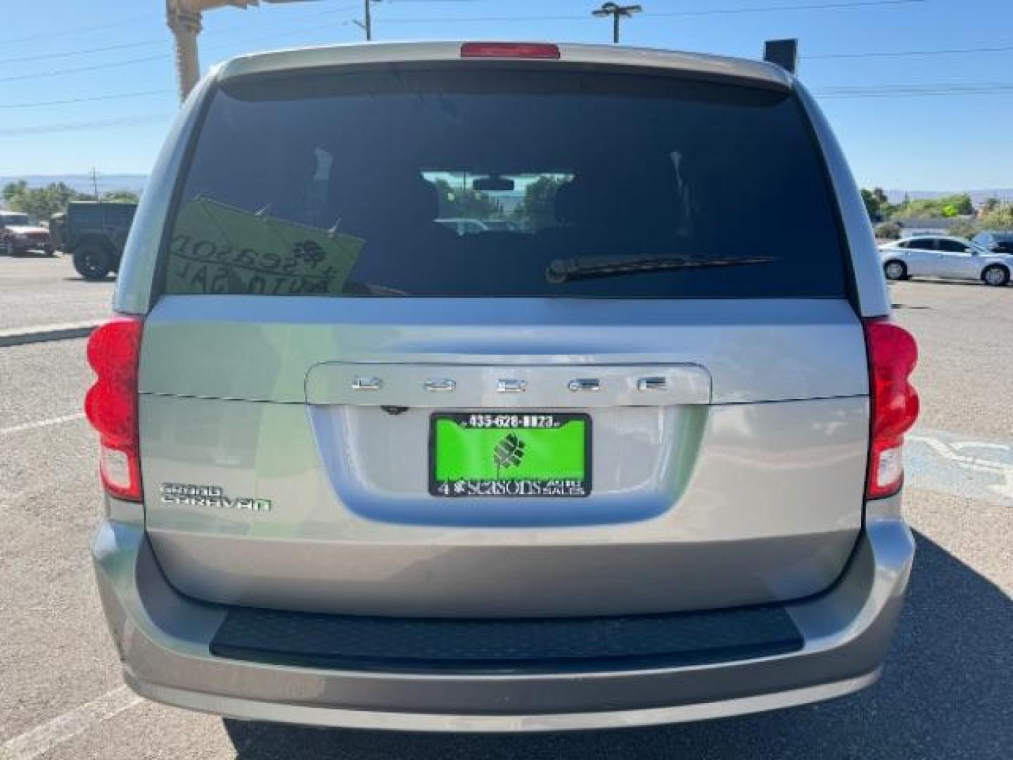 2018 Billet Clear Coat /Black/Light Graystone, cloth Dodge Grand Caravan SE (2C4RDGBG9JR) with an 3.6L V6 DOHC 24V engine, 6-Speed Automatic transmission, located at 940 North Main Street, Cedar City, UT, 84720, (435) 628-0023, 37.692936, -113.061897 - Photo#5