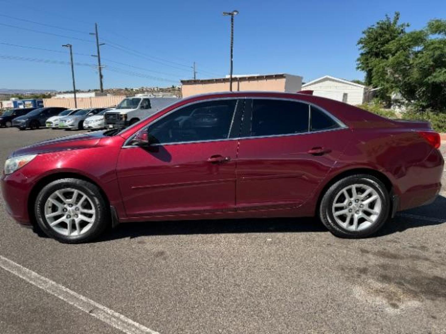 2015 MAROON /Cocoa/Light Neutral Chevrolet Malibu 1LT (1G11C5SL7FF) with an 2.5L L4 DOHC 16V engine, 6-Speed Automatic transmission, located at 1865 East Red Hills Pkwy, St. George, 84770, (435) 628-0023, 37.120850, -113.543640 - We specialize in helping ALL people get the best financing available. No matter your credit score, good, bad or none we can get you an amazing rate. Had a bankruptcy, divorce, or repossessions? We give you the green light to get your credit back on the road. Low down and affordable payments that fit - Photo#3