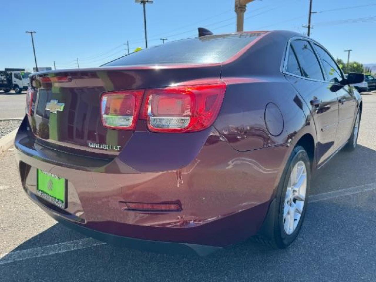 2015 MAROON /Cocoa/Light Neutral Chevrolet Malibu 1LT (1G11C5SL7FF) with an 2.5L L4 DOHC 16V engine, 6-Speed Automatic transmission, located at 1865 East Red Hills Pkwy, St. George, 84770, (435) 628-0023, 37.120850, -113.543640 - Photo#6