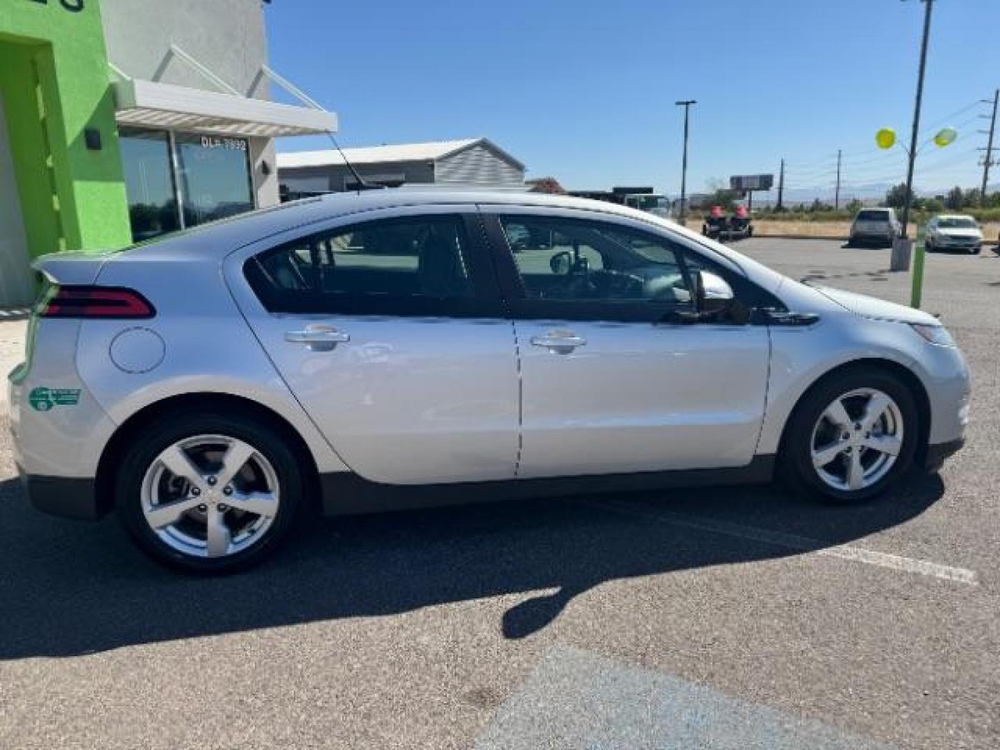 2014 Silver /Black Leather Interior Chevrolet Volt Premium w/ Navigation and LEP (1G1RH6E49EU) with an 1.4L L4 DOHC 16V PLUG-IN HYBRID engine, Continuously Variable Transmission transmission, located at 940 North Main Street, Cedar City, UT, 84720, (435) 628-0023, 37.692936, -113.061897 - Photo#7