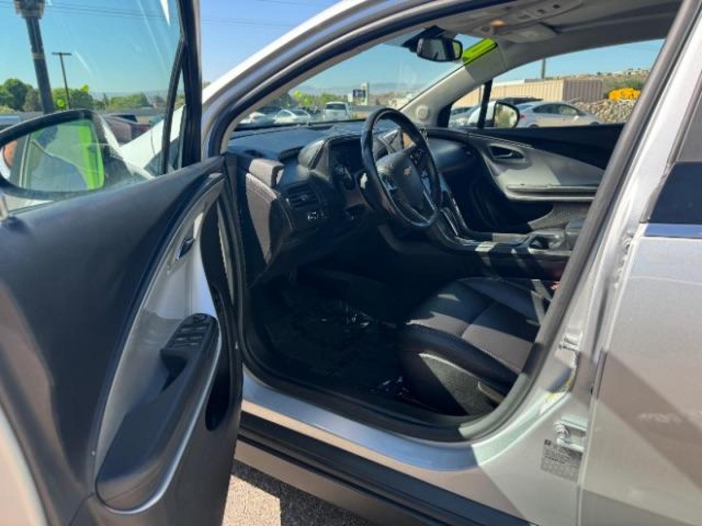 2014 Silver /Black Leather Interior Chevrolet Volt Premium w/ Navigation and LEP (1G1RH6E49EU) with an 1.4L L4 DOHC 16V PLUG-IN HYBRID engine, Continuously Variable Transmission transmission, located at 940 North Main Street, Cedar City, UT, 84720, (435) 628-0023, 37.692936, -113.061897 - Photo#8