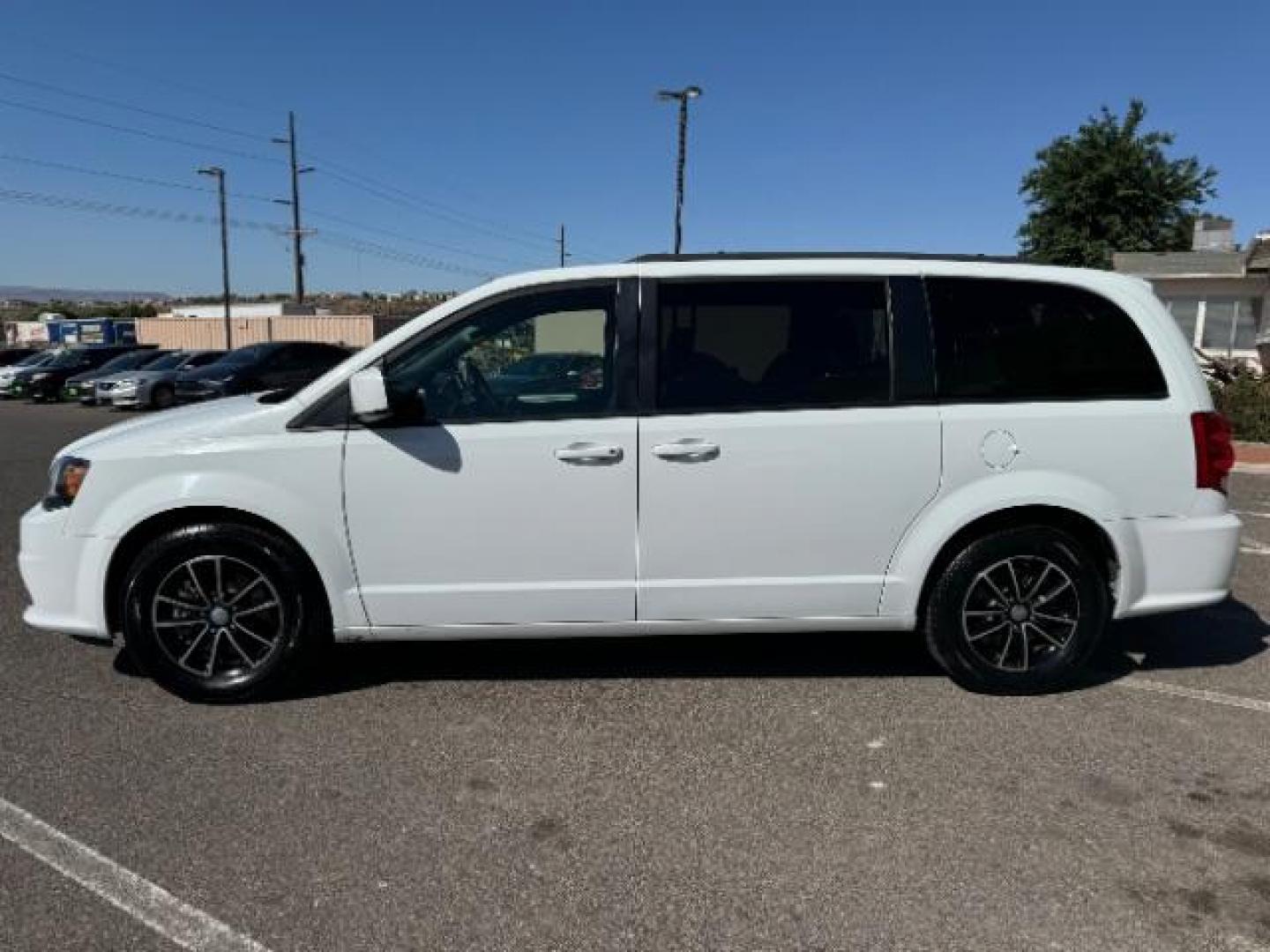 2018 White /Black Interior Dodge Grand Caravan GT (2C4RDGEG1JR) with an 3.6L V6 DOHC 24V engine, 6-Speed Automatic transmission, located at 940 North Main Street, Cedar City, UT, 84720, (435) 628-0023, 37.692936, -113.061897 - We specialize in helping ALL people get the best financing available. No matter your credit score, good, bad or none we can get you an amazing rate. Had a bankruptcy, divorce, or repossessions? We give you the green light to get your credit back on the road. Low down and affordable payments that fit - Photo#3