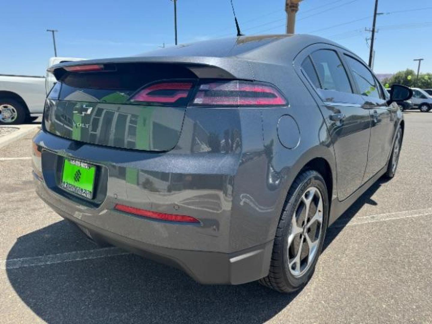 2013 Grey /Black Interior Chevrolet Volt Premium w/ Navigation and LEP (1G1RH6E41DU) with an 1.4L L4 DOHC 16V PLUG-IN HYBRID engine, Continuously Variable Transmission transmission, located at 1865 East Red Hills Pkwy, St. George, 84770, (435) 628-0023, 37.120850, -113.543640 - ***This vehicle qualifies for the EV/Hybrid tax rebate of up to $4,000*** We are setup with the IRS to recieve direct payments within 72 hours. We file the rebate online with IRS and can credit it to your down payment, reduce the sales price OR give you cashback!! These cars will not last and can o - Photo#6