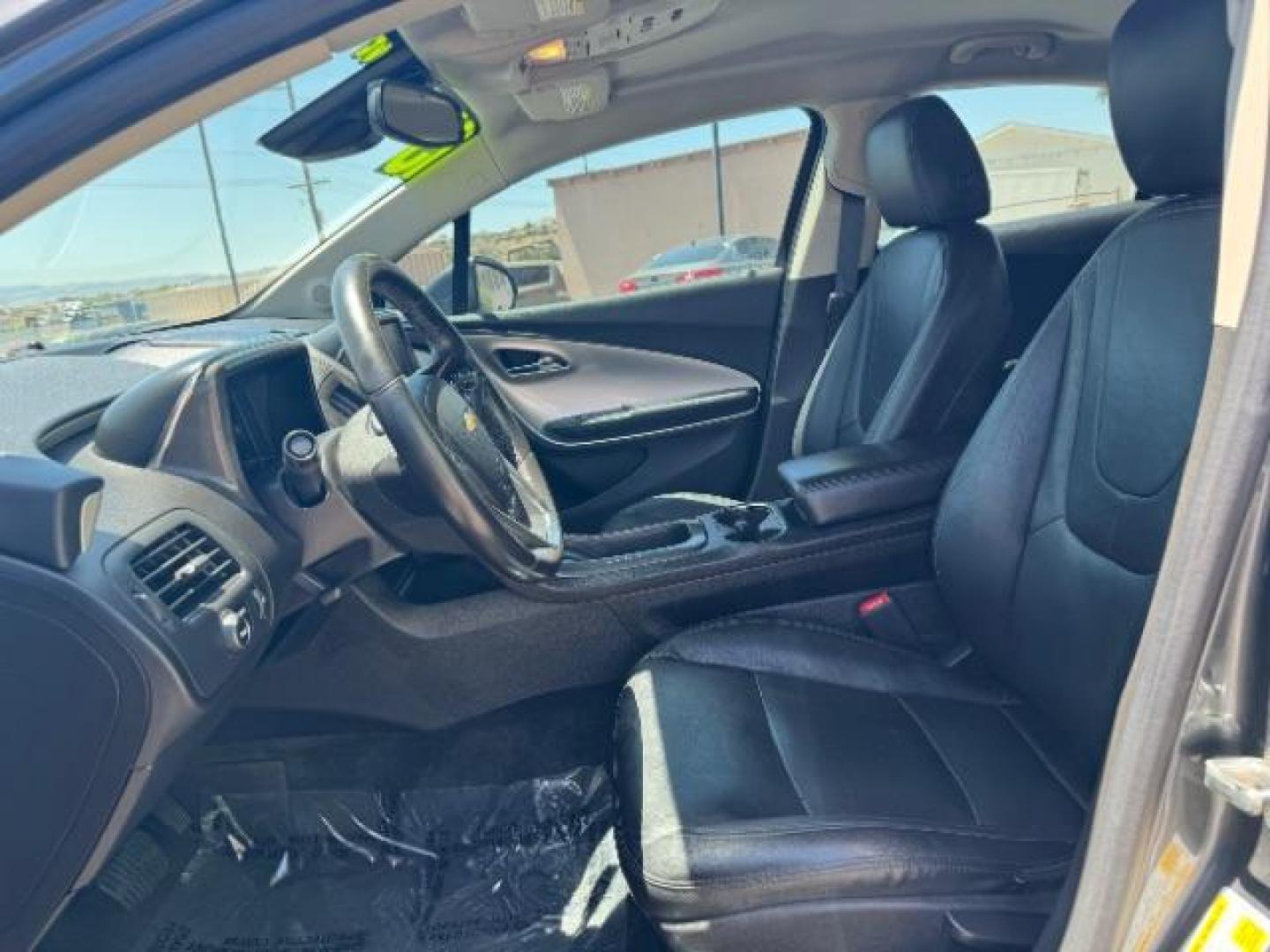 2013 Grey /Black Interior Chevrolet Volt Premium w/ Navigation and LEP (1G1RH6E41DU) with an 1.4L L4 DOHC 16V PLUG-IN HYBRID engine, Continuously Variable Transmission transmission, located at 1865 East Red Hills Pkwy, St. George, 84770, (435) 628-0023, 37.120850, -113.543640 - ***This vehicle qualifies for the EV/Hybrid tax rebate of up to $4,000*** We are setup with the IRS to recieve direct payments within 72 hours. We file the rebate online with IRS and can credit it to your down payment, reduce the sales price OR give you cashback!! These cars will not last and can o - Photo#8