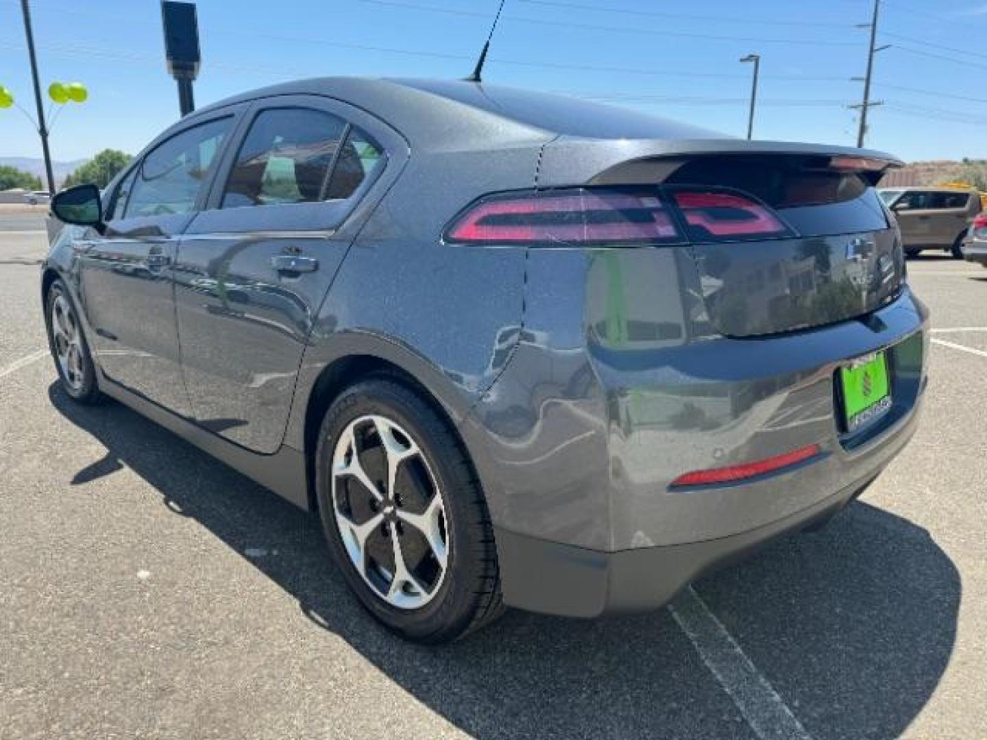 2013 Grey /Black Interior Chevrolet Volt Premium w/ Navigation and LEP (1G1RH6E41DU) with an 1.4L L4 DOHC 16V PLUG-IN HYBRID engine, Continuously Variable Transmission transmission, located at 1865 East Red Hills Pkwy, St. George, 84770, (435) 628-0023, 37.120850, -113.543640 - Photo#4