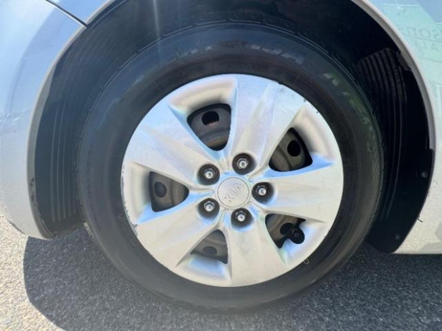 2015 Bright Silver /Gray Kia Forte LX (KNAFK4A62F5) with an 1.8L L4 DOHC 16V engine, 6-Speed Automatic transmission, located at 1865 East Red Hills Pkwy, St. George, 84770, (435) 628-0023, 37.120850, -113.543640 - We specialize in helping ALL people get the best financing available. No matter your credit score, good, bad or none we can get you an amazing rate. Had a bankruptcy, divorce, or repossessions? We give you the green light to get your credit back on the road. Low down and affordable payments that fit - Photo#11