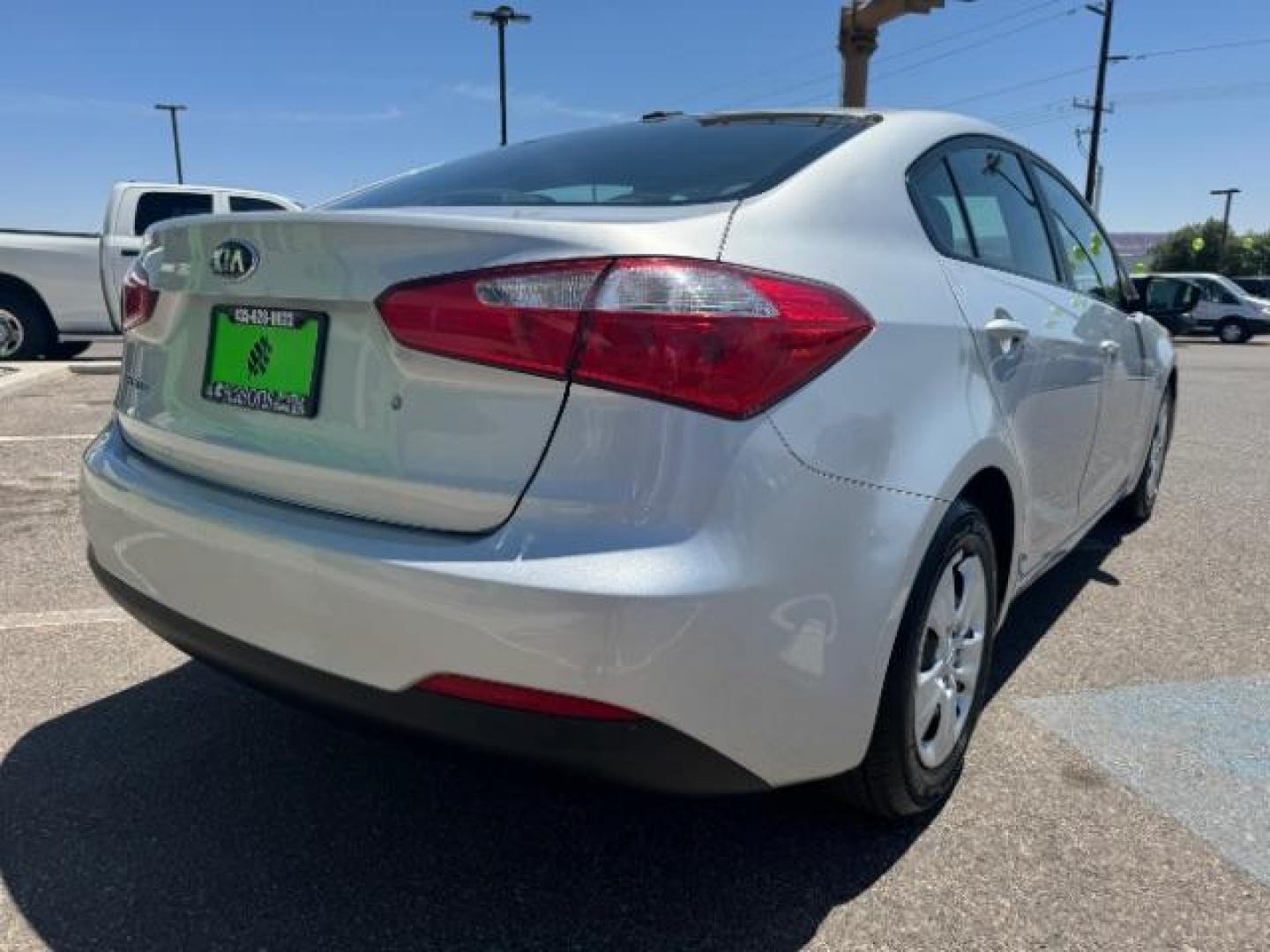 2015 Bright Silver /Gray Kia Forte LX (KNAFK4A62F5) with an 1.8L L4 DOHC 16V engine, 6-Speed Automatic transmission, located at 1865 East Red Hills Pkwy, St. George, 84770, (435) 628-0023, 37.120850, -113.543640 - We specialize in helping ALL people get the best financing available. No matter your credit score, good, bad or none we can get you an amazing rate. Had a bankruptcy, divorce, or repossessions? We give you the green light to get your credit back on the road. Low down and affordable payments that fit - Photo#6