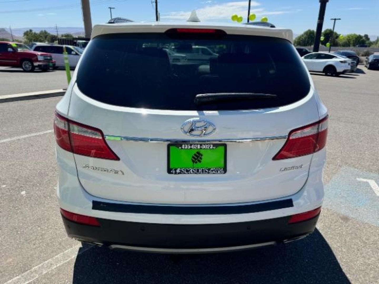 2014 Monaco White /Saddle Hyundai Santa Fe Limited FWD (KM8SR4HF2EU) with an 3.3L V6 DOHC 24V engine, 6-Speed Automatic transmission, located at 1865 East Red Hills Pkwy, St. George, 84770, (435) 628-0023, 37.120850, -113.543640 - Photo#10