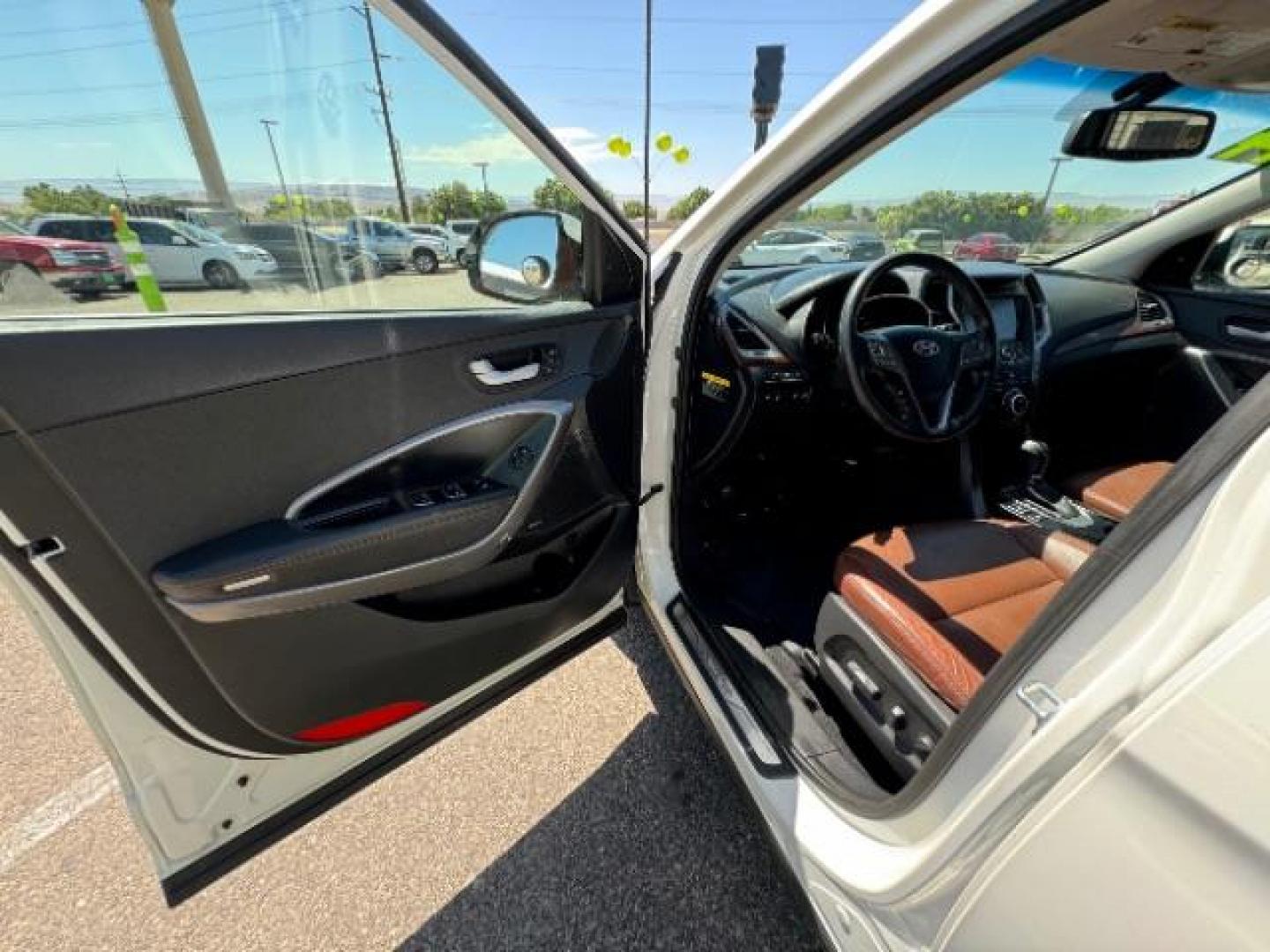 2014 Monaco White /Saddle Hyundai Santa Fe Limited FWD (KM8SR4HF2EU) with an 3.3L V6 DOHC 24V engine, 6-Speed Automatic transmission, located at 1865 East Red Hills Pkwy, St. George, 84770, (435) 628-0023, 37.120850, -113.543640 - Photo#19