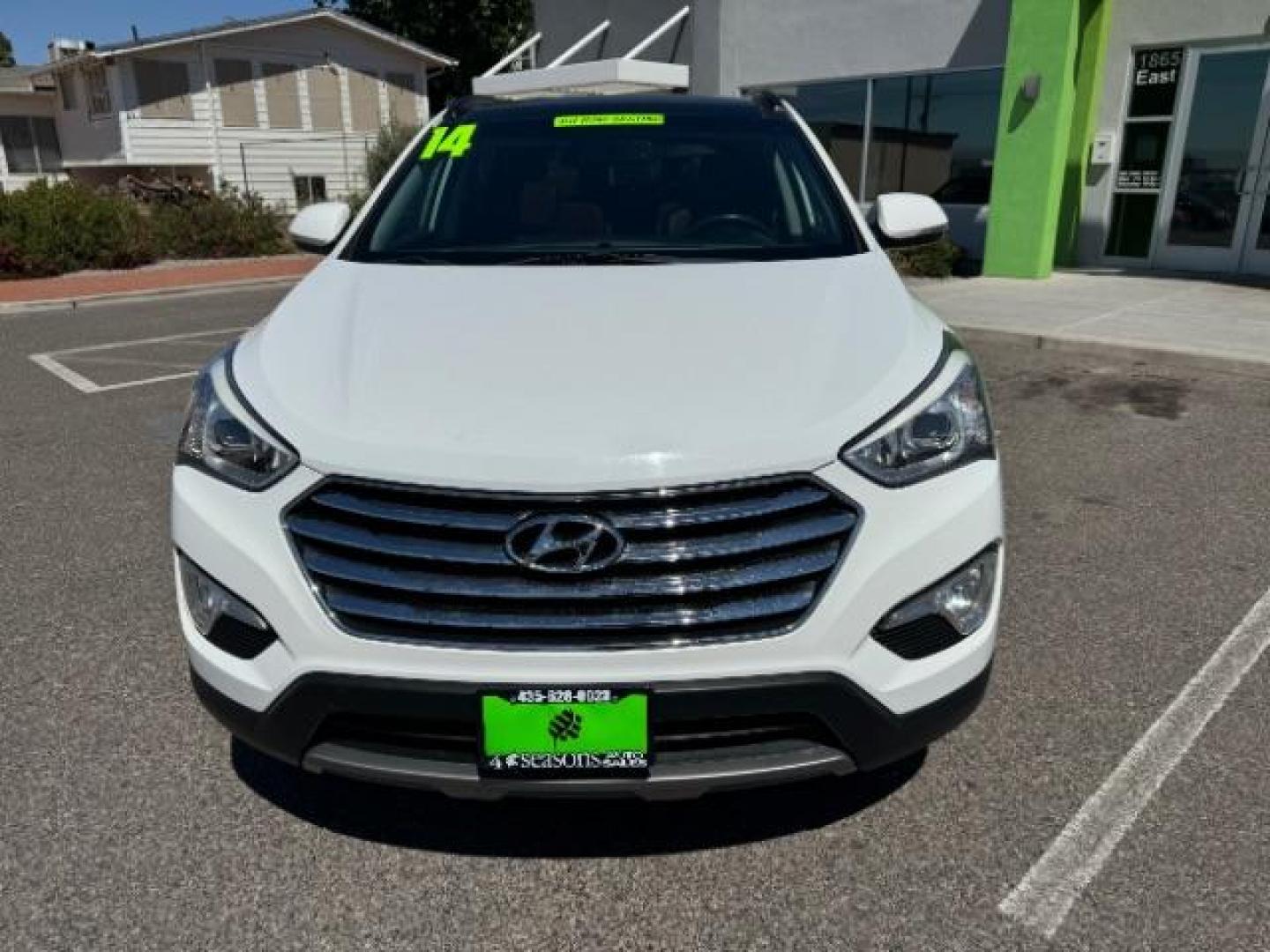 2014 Monaco White /Saddle Hyundai Santa Fe Limited FWD (KM8SR4HF2EU) with an 3.3L V6 DOHC 24V engine, 6-Speed Automatic transmission, located at 1865 East Red Hills Pkwy, St. George, 84770, (435) 628-0023, 37.120850, -113.543640 - Photo#3