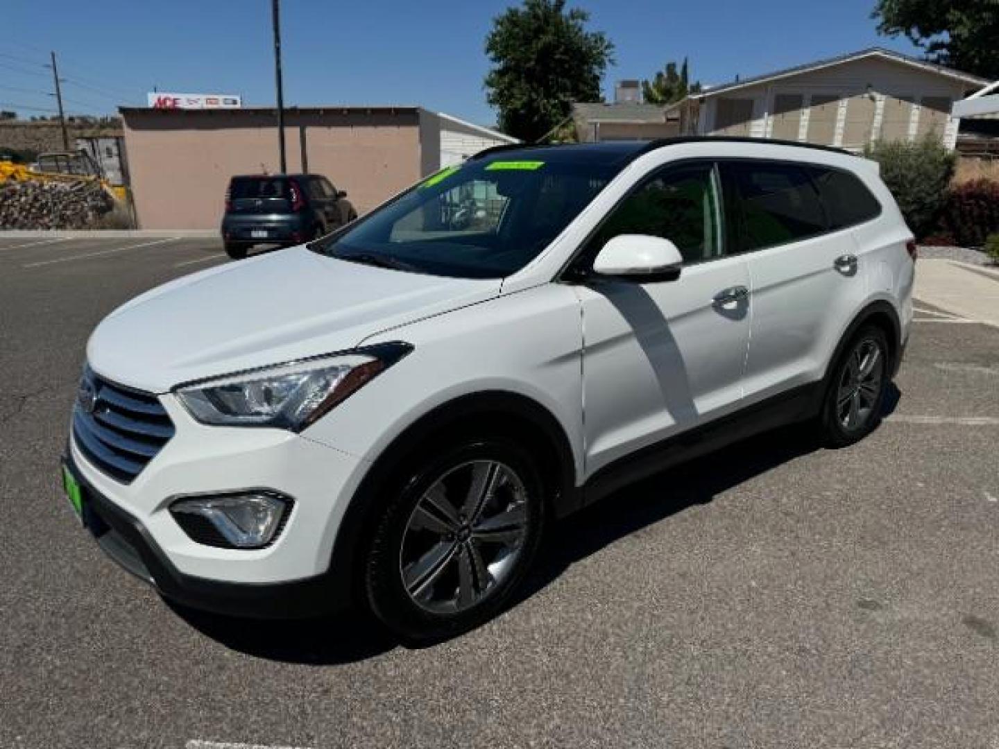 2014 Monaco White /Saddle Hyundai Santa Fe Limited FWD (KM8SR4HF2EU) with an 3.3L V6 DOHC 24V engine, 6-Speed Automatic transmission, located at 1865 East Red Hills Pkwy, St. George, 84770, (435) 628-0023, 37.120850, -113.543640 - Photo#5