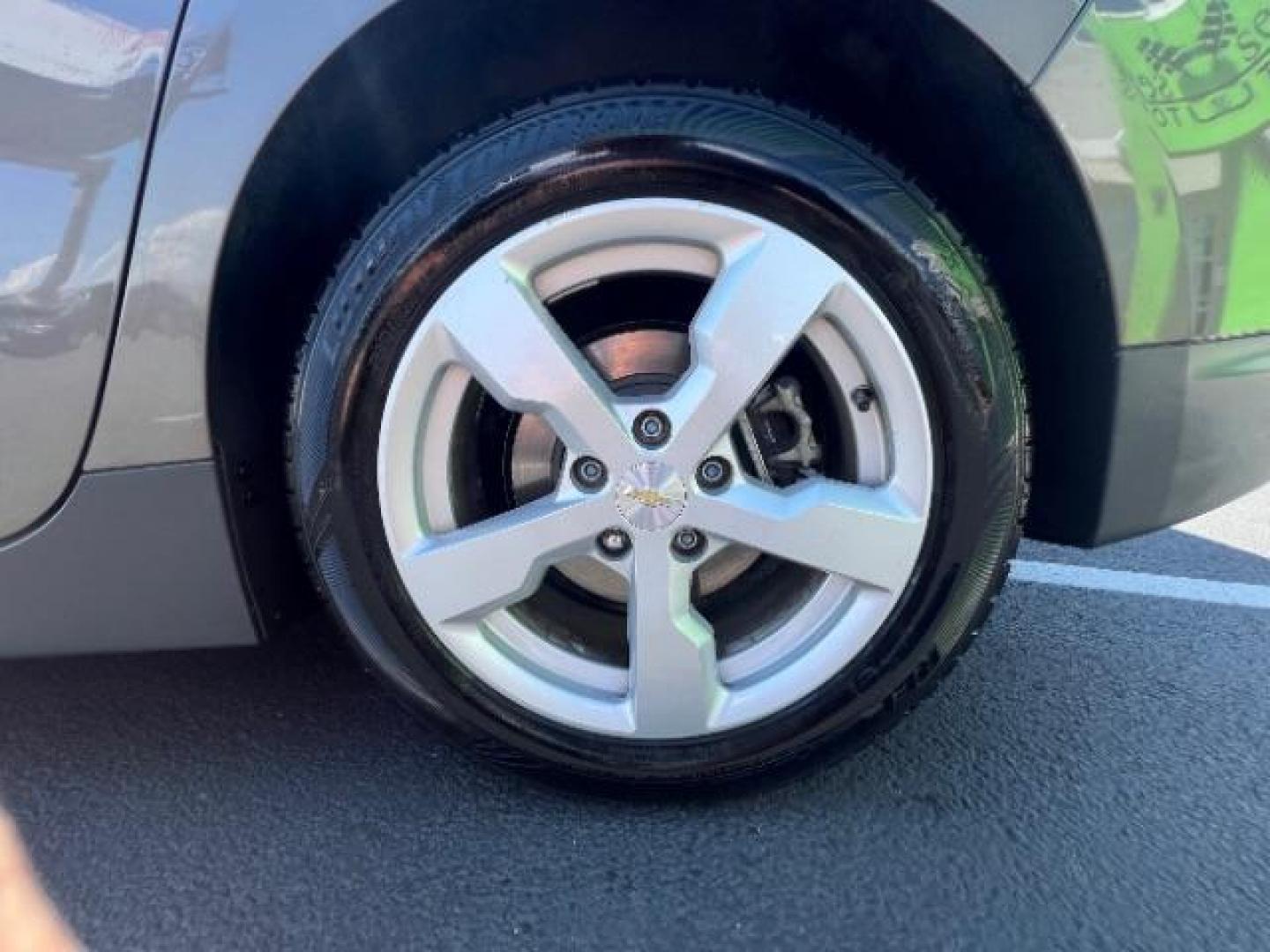 2014 Gray /Black Interior Chevrolet Volt Premium w/ Navigatio (1G1RH6E48EU) with an 1.4L L4 DOHC 16V PLU engine, Continuously Variabl transmission, located at 1865 East Red Hills Pkwy, St. George, 84770, (435) 628-0023, 37.120850, -113.543640 - Photo#10