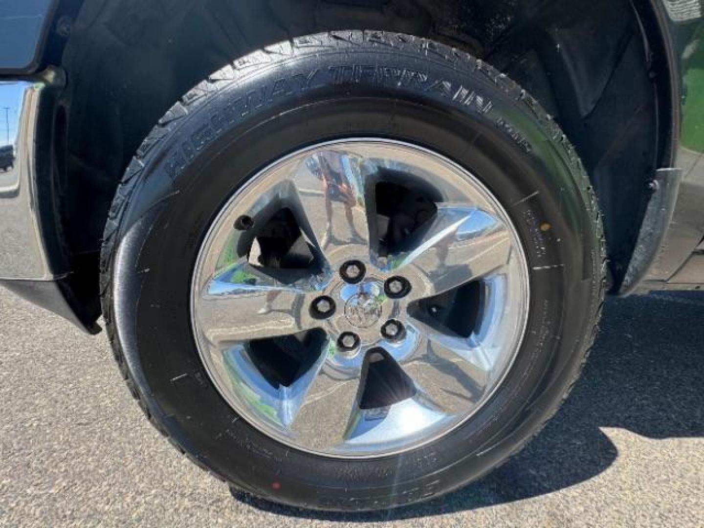 2016 Black Clear Coat RAM 1500 SLT Quad Cab 4WD (1C6RR7GT9GS) with an 5.7L V8 OHV 16V engine, 8-Speed Automatic transmission, located at 1865 East Red Hills Pkwy, St. George, 84770, (435) 628-0023, 37.120850, -113.543640 - Photo#11