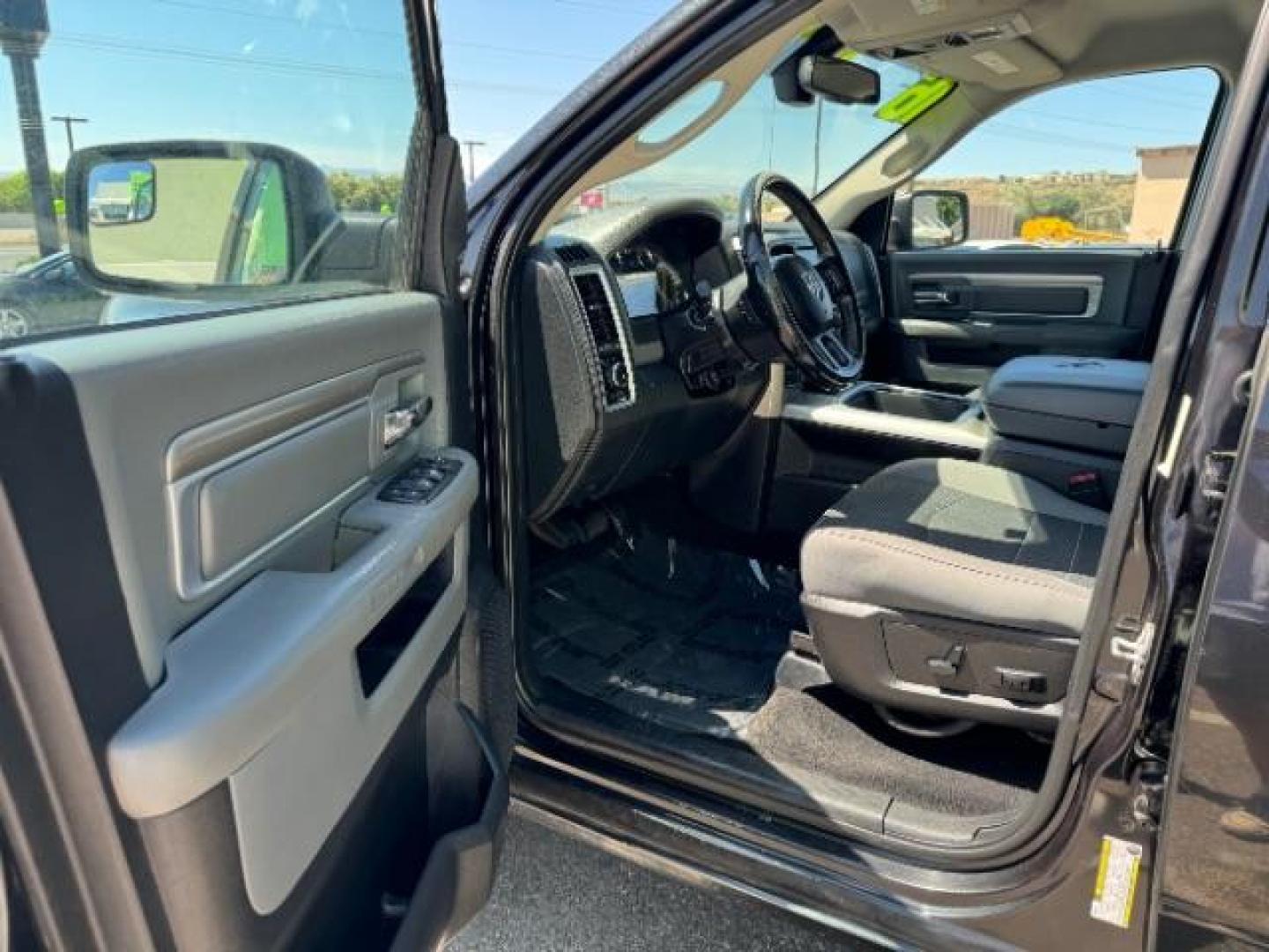 2016 Black Clear Coat RAM 1500 SLT Quad Cab 4WD (1C6RR7GT9GS) with an 5.7L V8 OHV 16V engine, 8-Speed Automatic transmission, located at 1865 East Red Hills Pkwy, St. George, 84770, (435) 628-0023, 37.120850, -113.543640 - Photo#12