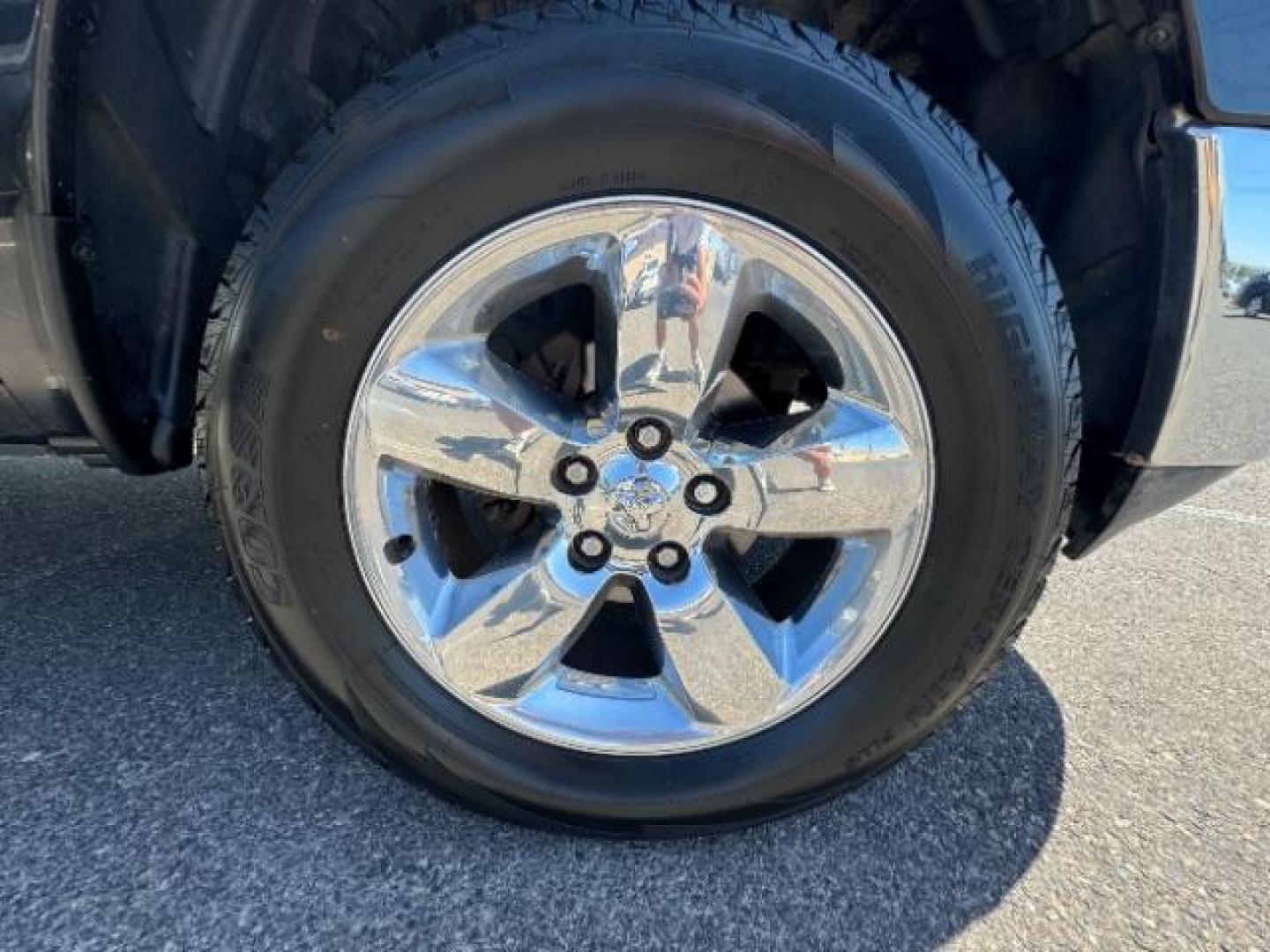 2016 Black Clear Coat RAM 1500 SLT Quad Cab 4WD (1C6RR7GT9GS) with an 5.7L V8 OHV 16V engine, 8-Speed Automatic transmission, located at 1865 East Red Hills Pkwy, St. George, 84770, (435) 628-0023, 37.120850, -113.543640 - Photo#8