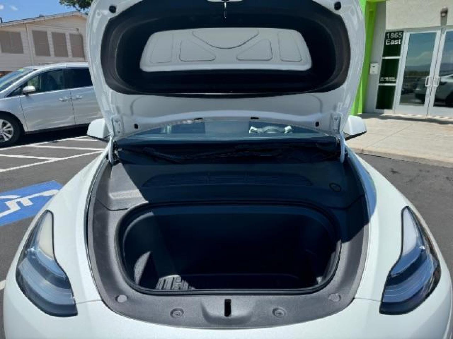 2022 Pearl White Multi-Coat /All Black Tesla Model Y Long Range (7SAYGDEE0NF) with an ELECTRIC engine, 1-Speed Automatic transmission, located at 1865 East Red Hills Pkwy, St. George, 84770, (435) 628-0023, 37.120850, -113.543640 - ***Purchase price AFTER $4k rebate has been transferred to dealership*** This allows us to reduce the asking price from $28,995 (without tax rebate) to be under the $25k threshold. Visit Energy.gov for full rules. Beautiful LONG RANGE ALL WHEEL DRIVE model Y. 5 Seater, New floormats, Painted wheel - Photo#33