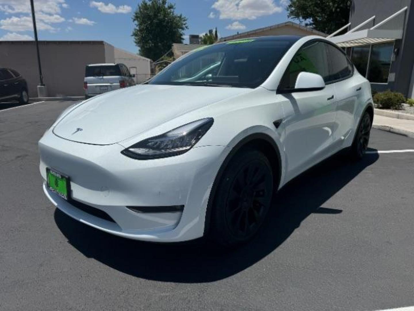 2022 Pearl White Multi-Coat /All Black Tesla Model Y Long Range (7SAYGDEE0NF) with an ELECTRIC engine, 1-Speed Automatic transmission, located at 1865 East Red Hills Pkwy, St. George, 84770, (435) 628-0023, 37.120850, -113.543640 - ***Purchase price AFTER $4k rebate has been transferred to dealership*** This allows us to reduce the asking price from $28,995 (without tax rebate) to be under the $25k threshold. Visit Energy.gov for full rules. Beautiful LONG RANGE ALL WHEEL DRIVE model Y. 5 Seater, New floormats, Painted wheel - Photo#2