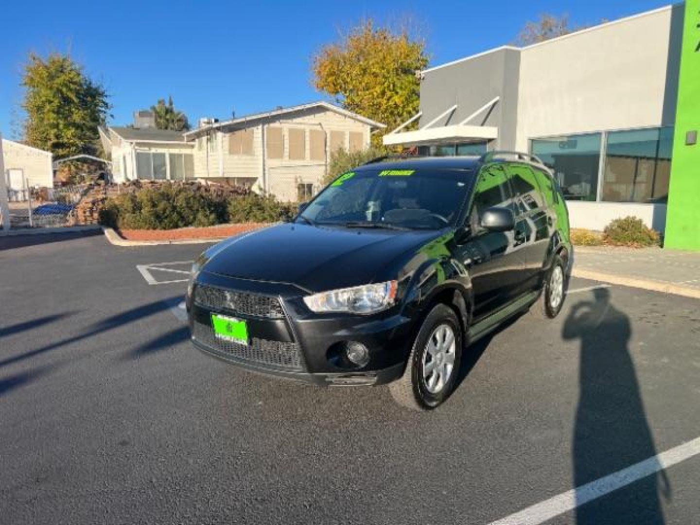 2012 Labrador Black Pearl /Black Cloth Interior Mitsubishi Outlander ES 2WD (JA4AS2AW2CU) with an 2.4L L4 DOHC 16V engine, Continuously Variable Transmission transmission, located at 940 North Main Street, Cedar City, UT, 84720, (435) 628-0023, 37.692936, -113.061897 - We specialize in helping ALL people get the best financing available. No matter your credit score, good, bad or none we can get you an amazing rate. Had a bankruptcy, divorce, or repossessions? We give you the green light to get your credit back on the road. Low down and affordable payments that fit - Photo#2