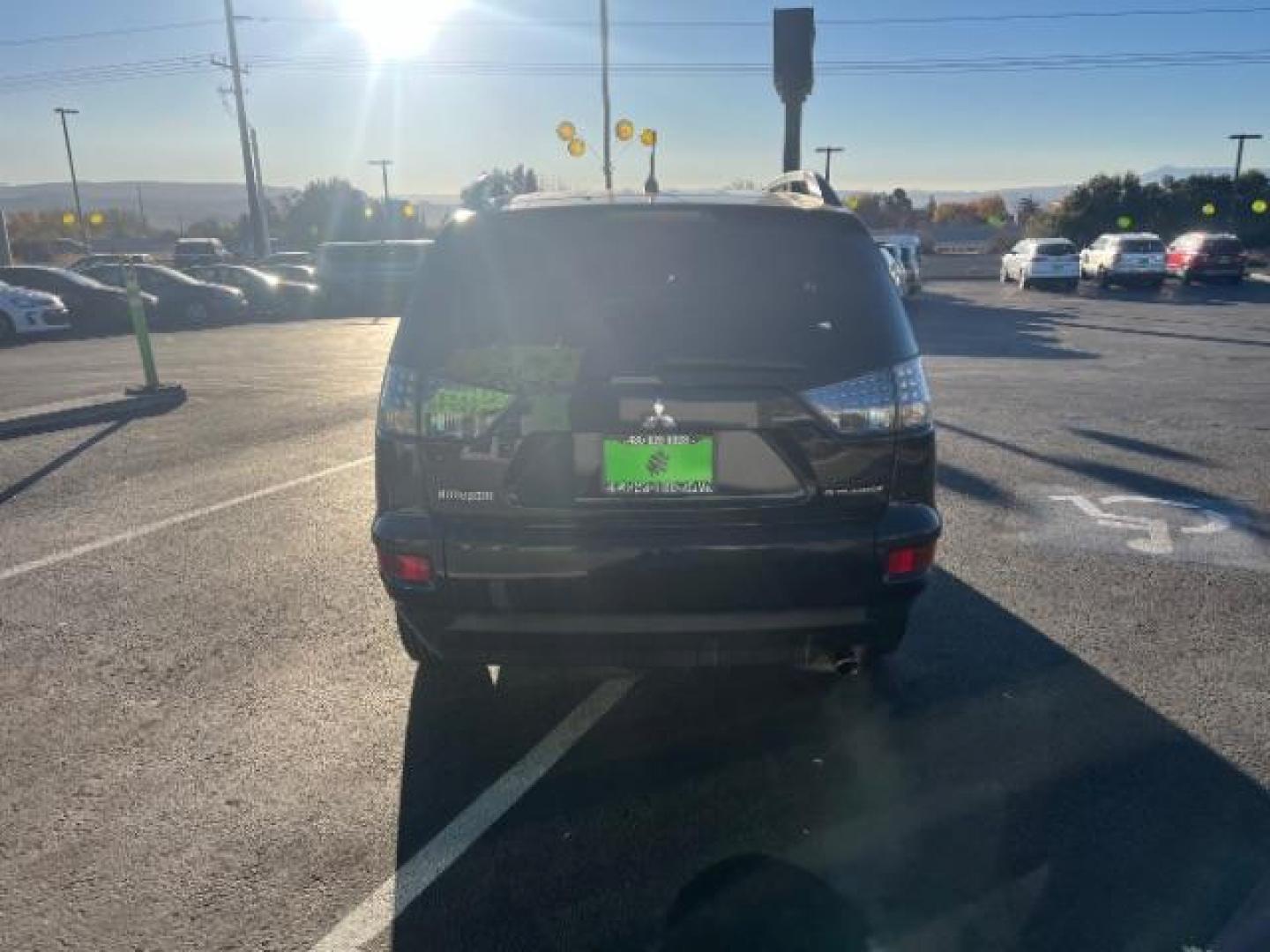 2012 Labrador Black Pearl /Black Cloth Interior Mitsubishi Outlander ES 2WD (JA4AS2AW2CU) with an 2.4L L4 DOHC 16V engine, Continuously Variable Transmission transmission, located at 940 North Main Street, Cedar City, UT, 84720, (435) 628-0023, 37.692936, -113.061897 - We specialize in helping ALL people get the best financing available. No matter your credit score, good, bad or none we can get you an amazing rate. Had a bankruptcy, divorce, or repossessions? We give you the green light to get your credit back on the road. Low down and affordable payments that fit - Photo#5