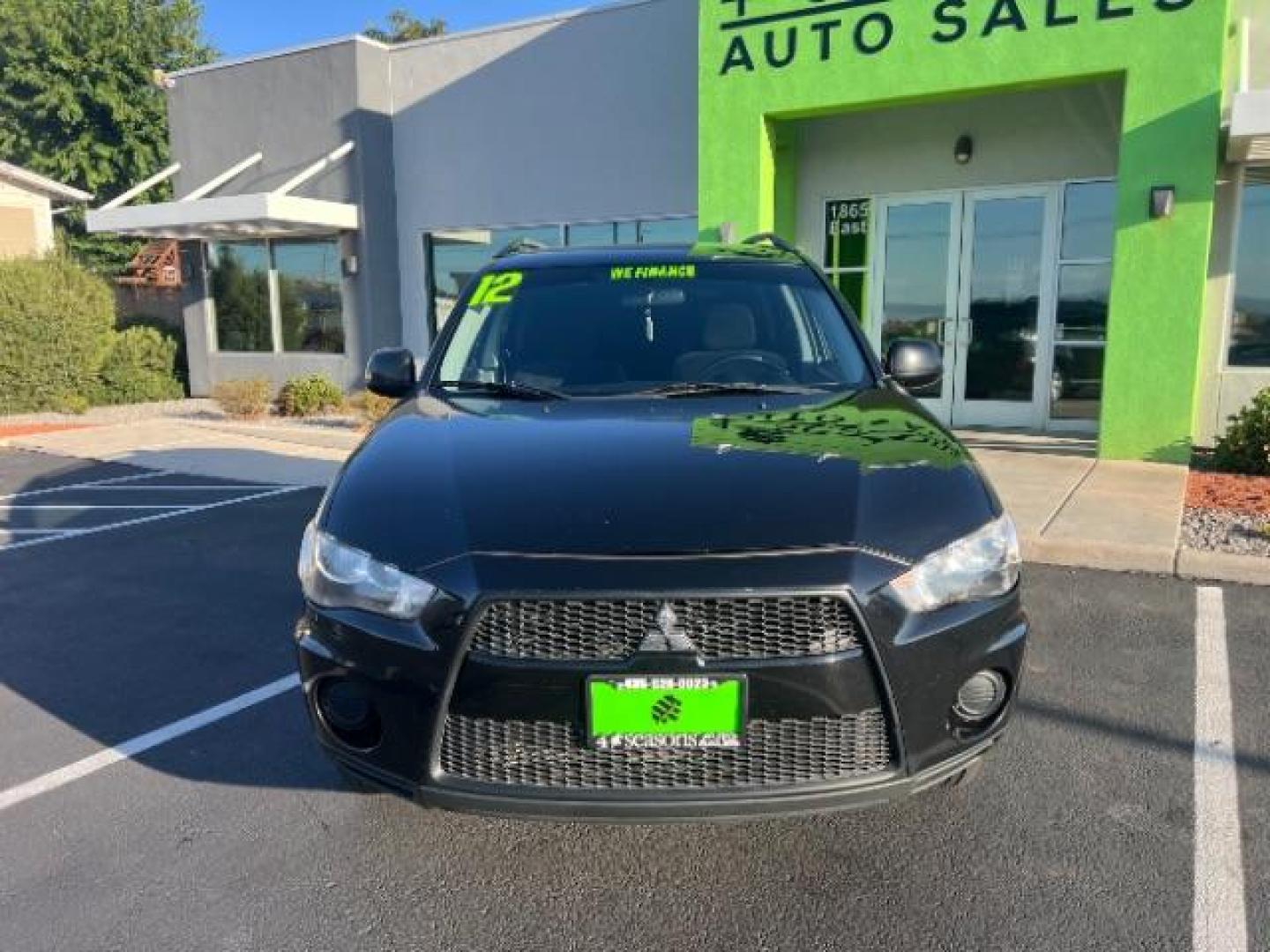 2012 Labrador Black Pearl /Black Cloth Interior Mitsubishi Outlander ES 2WD (JA4AS2AW2CU) with an 2.4L L4 DOHC 16V engine, Continuously Variable Transmission transmission, located at 1865 East Red Hills Pkwy, St. George, 84770, (435) 628-0023, 37.120850, -113.543640 - We specialize in helping ALL people get the best financing available. No matter your credit score, good, bad or none we can get you an amazing rate. Had a bankruptcy, divorce, or repossessions? We give you the green light to get your credit back on the road. Low down and affordable payments that fit - Photo#1