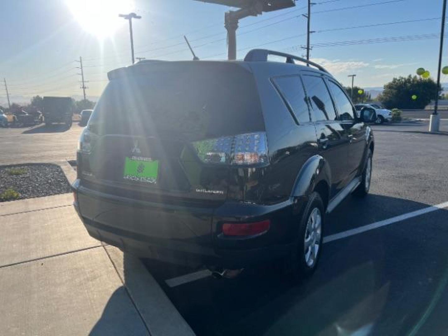 2012 Labrador Black Pearl /Black Cloth Interior Mitsubishi Outlander ES 2WD (JA4AS2AW2CU) with an 2.4L L4 DOHC 16V engine, Continuously Variable Transmission transmission, located at 1865 East Red Hills Pkwy, St. George, 84770, (435) 628-0023, 37.120850, -113.543640 - We specialize in helping ALL people get the best financing available. No matter your credit score, good, bad or none we can get you an amazing rate. Had a bankruptcy, divorce, or repossessions? We give you the green light to get your credit back on the road. Low down and affordable payments that fit - Photo#6