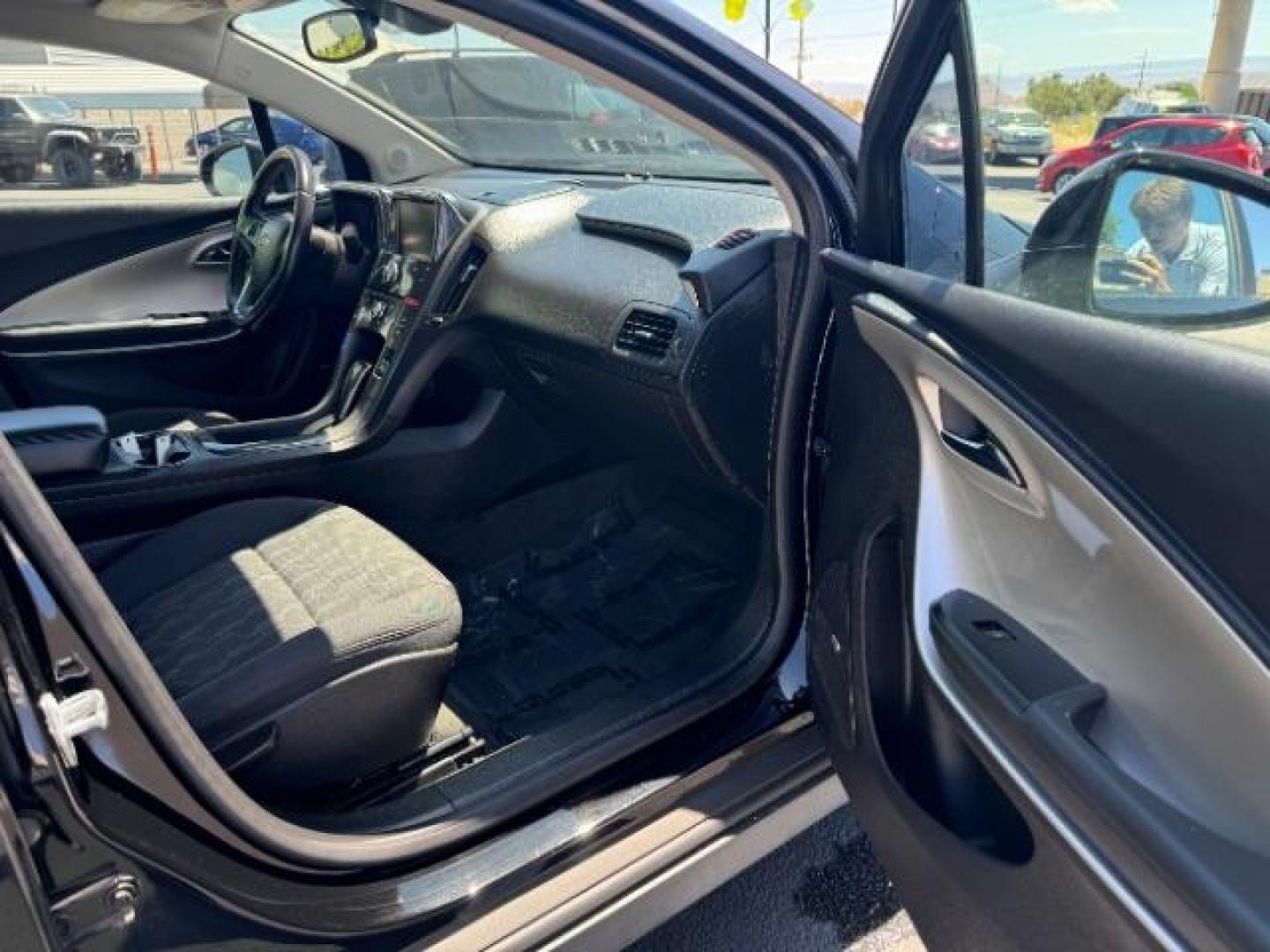 2014 Black /Black Interior Chevrolet Volt Standard w/ LEP (1G1RE6E4XEU) with an 1.4L L4 DOHC 16V PLUG-IN HYBRID engine, Continuously Variable Transmission transmission, located at 1865 East Red Hills Pkwy, St. George, 84770, (435) 628-0023, 37.120850, -113.543640 - ***This vehicle qualifies for the EV/Hybrid tax rebate of up to $4,000*** We are setup with the IRS to recieve direct payments within 72 hours. We file the rebate online with IRS and can credit it to your down payment, reduce the sales price OR give you cashback!! These cars will not last and can o - Photo#30