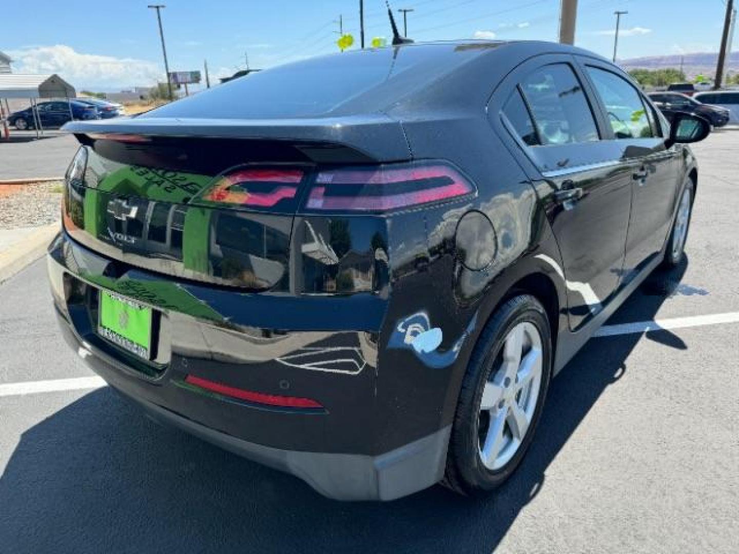 2014 Black /Black Interior Chevrolet Volt Standard w/ LEP (1G1RE6E4XEU) with an 1.4L L4 DOHC 16V PLUG-IN HYBRID engine, Continuously Variable Transmission transmission, located at 1865 East Red Hills Pkwy, St. George, 84770, (435) 628-0023, 37.120850, -113.543640 - ***This vehicle qualifies for the EV/Hybrid tax rebate of up to $4,000*** We are setup with the IRS to recieve direct payments within 72 hours. We file the rebate online with IRS and can credit it to your down payment, reduce the sales price OR give you cashback!! These cars will not last and can o - Photo#6