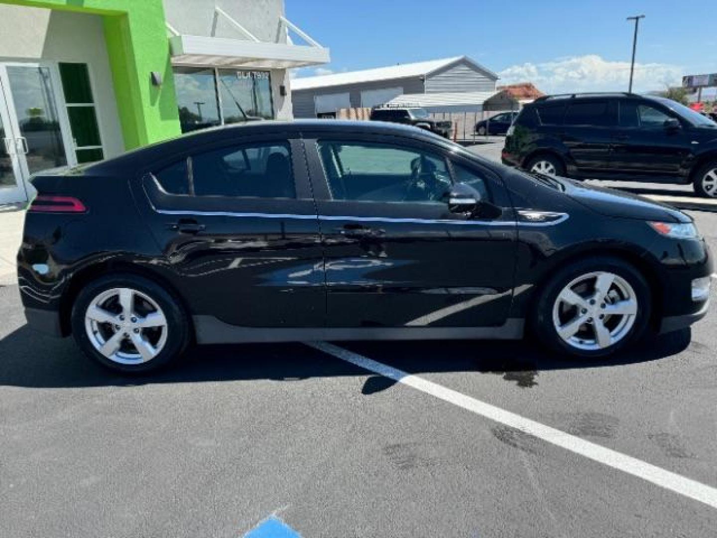 2014 Black /Black Interior Chevrolet Volt Standard w/ LEP (1G1RE6E4XEU) with an 1.4L L4 DOHC 16V PLUG-IN HYBRID engine, Continuously Variable Transmission transmission, located at 1865 East Red Hills Pkwy, St. George, 84770, (435) 628-0023, 37.120850, -113.543640 - ***This vehicle qualifies for the EV/Hybrid tax rebate of up to $4,000*** We are setup with the IRS to recieve direct payments within 72 hours. We file the rebate online with IRS and can credit it to your down payment, reduce the sales price OR give you cashback!! These cars will not last and can o - Photo#7