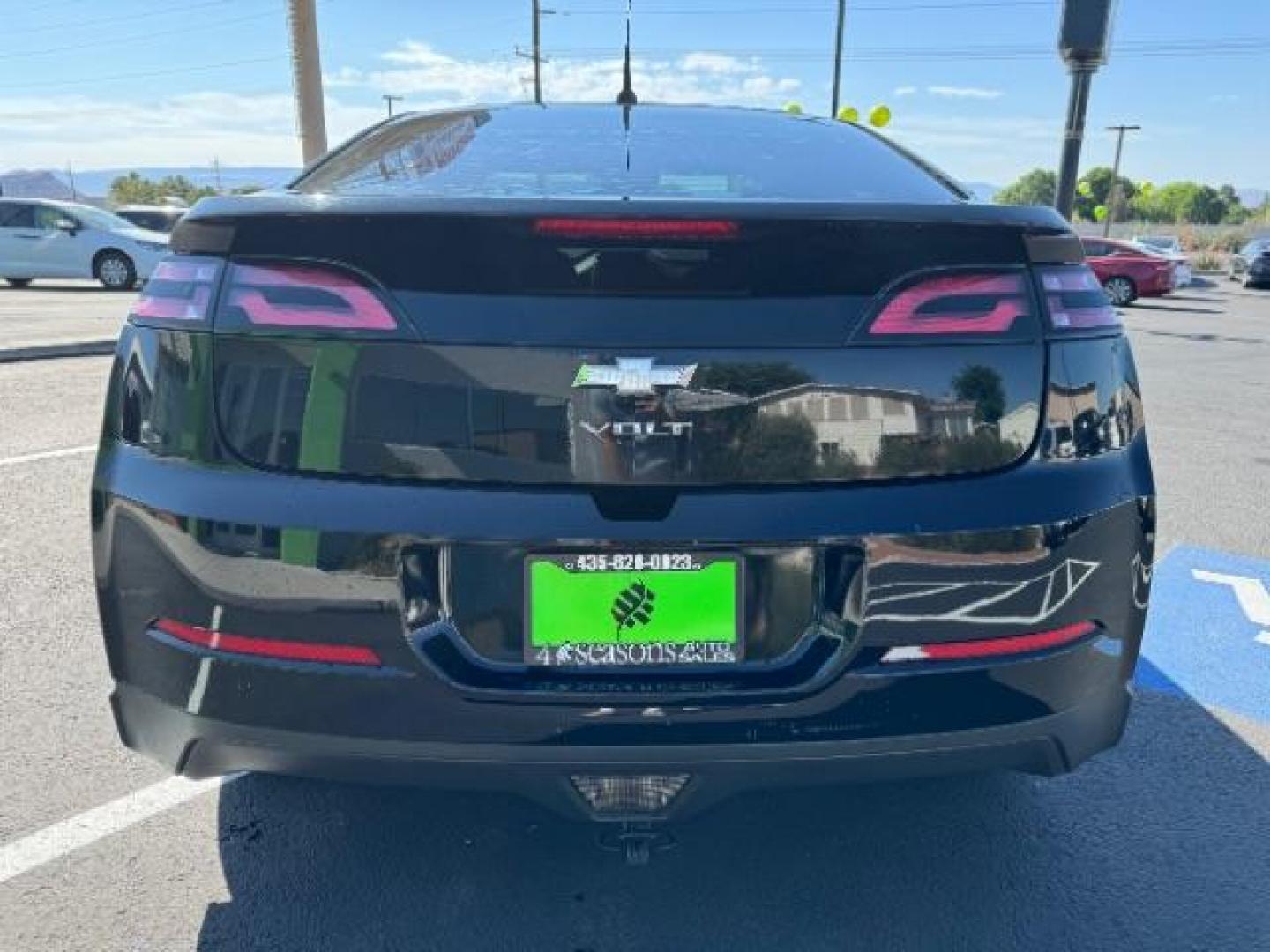 2014 Black /Black Interior Chevrolet Volt Standard w/ LEP (1G1RE6E42EU) with an 1.4L L4 DOHC 16V PLUG-IN HYBRID engine, Continuously Variable Transmission transmission, located at 1865 East Red Hills Pkwy, St. George, 84770, (435) 628-0023, 37.120850, -113.543640 - Photo#5