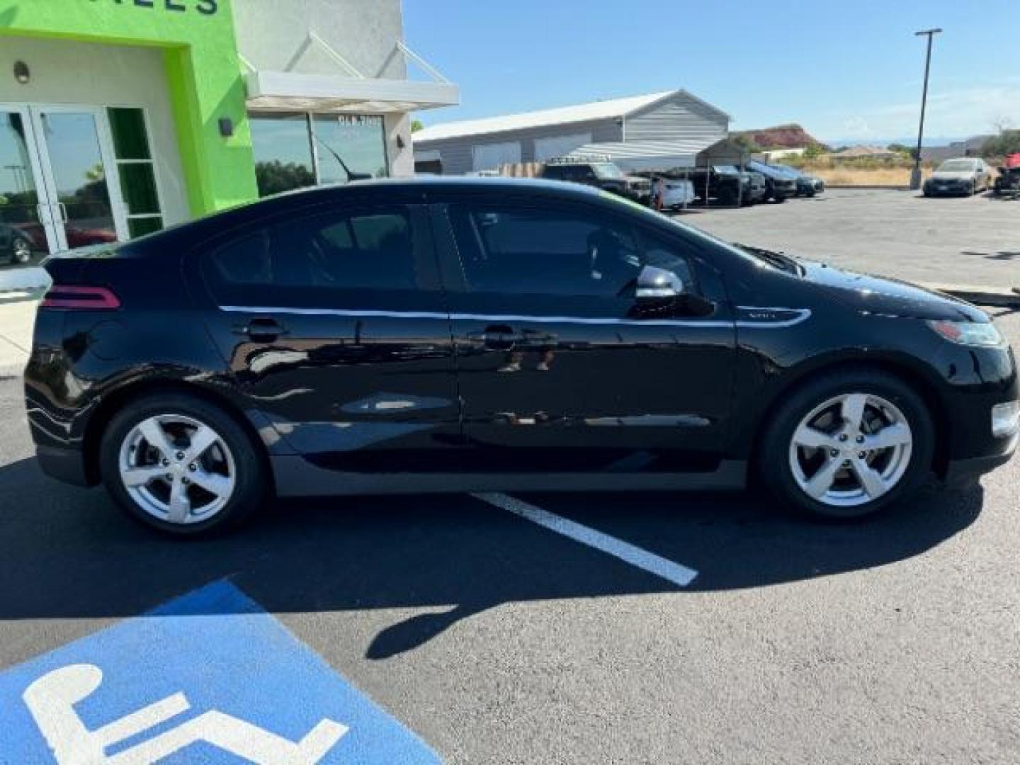 2014 Black /Black Interior Chevrolet Volt Standard w/ LEP (1G1RE6E42EU) with an 1.4L L4 DOHC 16V PLUG-IN HYBRID engine, Continuously Variable Transmission transmission, located at 1865 East Red Hills Pkwy, St. George, 84770, (435) 628-0023, 37.120850, -113.543640 - Photo#7