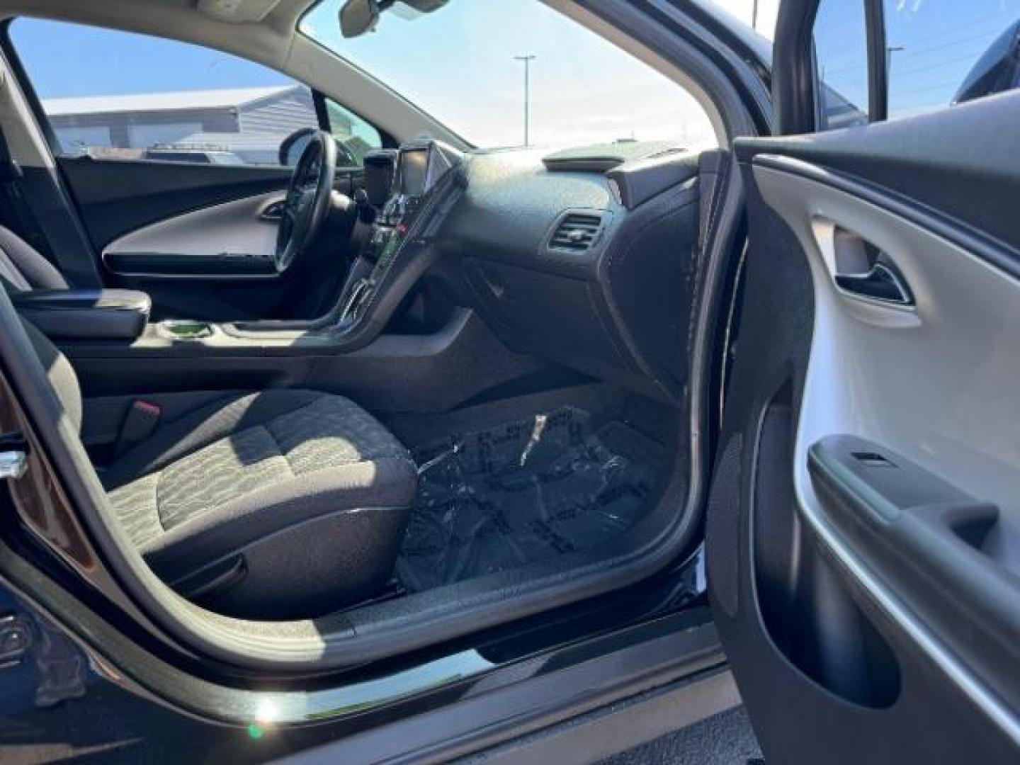 2014 Black /Black Interior Chevrolet Volt Standard w/ LEP (1G1RE6E42EU) with an 1.4L L4 DOHC 16V PLUG-IN HYBRID engine, Continuously Variable Transmission transmission, located at 1865 East Red Hills Pkwy, St. George, 84770, (435) 628-0023, 37.120850, -113.543640 - Photo#28