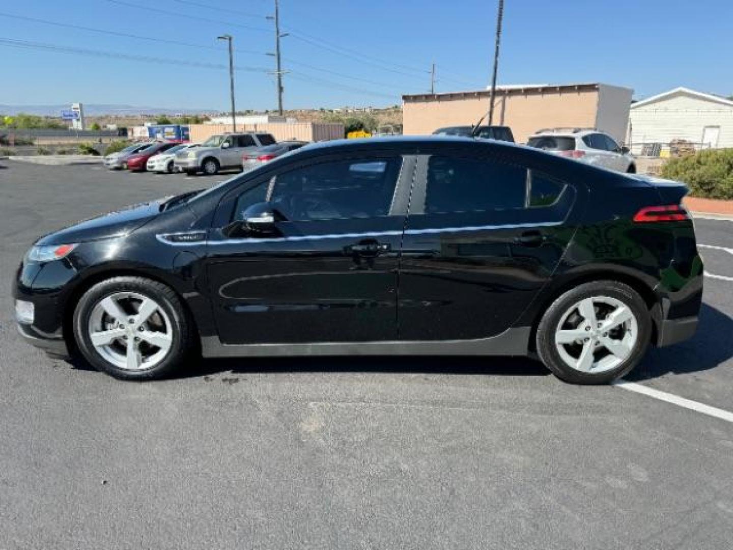 2014 Black /Black Interior Chevrolet Volt Standard w/ LEP (1G1RE6E42EU) with an 1.4L L4 DOHC 16V PLUG-IN HYBRID engine, Continuously Variable Transmission transmission, located at 1865 East Red Hills Pkwy, St. George, 84770, (435) 628-0023, 37.120850, -113.543640 - Photo#3