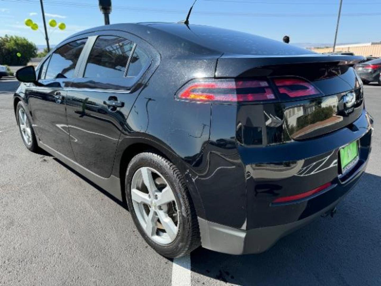 2014 Black /Black Interior Chevrolet Volt Standard w/ LEP (1G1RE6E42EU) with an 1.4L L4 DOHC 16V PLUG-IN HYBRID engine, Continuously Variable Transmission transmission, located at 1865 East Red Hills Pkwy, St. George, 84770, (435) 628-0023, 37.120850, -113.543640 - Photo#4