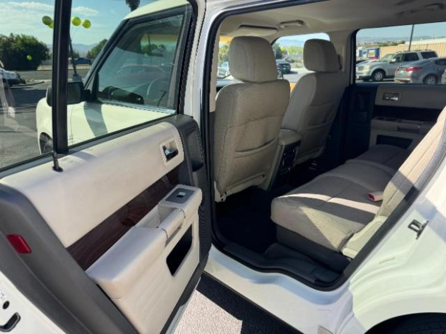 2011 White Suede /Tan Cloth Interior Ford Flex SEL FWD (2FMGK5CC0BB) with an 3.5L V6 DOHC 24V engine, 6-Speed Automatic Overdrive transmission, located at 1865 East Red Hills Pkwy, St. George, 84770, (435) 628-0023, 37.120850, -113.543640 - We specialize in helping ALL people get the best financing available. No matter your credit score, good, bad or none we can get you an amazing rate. Had a bankruptcy, divorce, or repossessions? We give you the green light to get your credit back on the road. Low down and affordable payments that fit - Photo#22