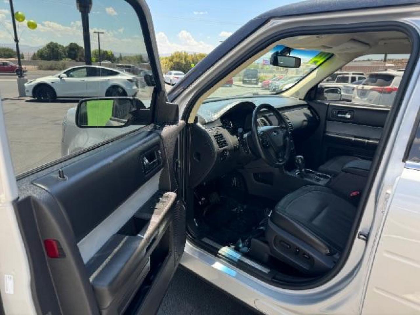 2014 Tuxedo Black Metallic /Charcoal Black w/Gray Ford Flex Limited FWD (2FMGK5D81EB) with an 3.5L V6 DOHC 24V engine, 6-Speed Automatic Overdrive transmission, located at 1865 East Red Hills Pkwy, St. George, 84770, (435) 628-0023, 37.120850, -113.543640 - We specialize in helping ALL people get the best financing available. No matter your credit score, good, bad or none we can get you an amazing rate. Had a bankruptcy, divorce, or repossessions? We give you the green light to get your credit back on the road. Low down and affordable payments that fit - Photo#12