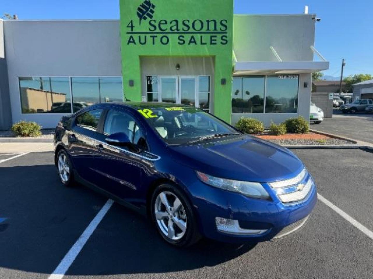 2012 Blue Topaz Metallic /Jet Black and Ceramic White Leather Interior Chevrolet Volt Premium (1G1RB6E44CU) with an 1.4L L4 DOHC 16V PLUG-IN HYBRID engine, Continuously Variable Transmission transmission, located at 940 North Main Street, Cedar City, UT, 84720, (435) 628-0023, 37.692936, -113.061897 - ***This vehicle qualifies for the EV/Hybrid tax rebate of up to $4,000*** We are setup with the IRS to recieve direct payments within 72 hours. We file the rebate online with IRS and can credit it to your down payment, reduce the sales price OR give you cashback!! These cars will not last and can o - Photo#0