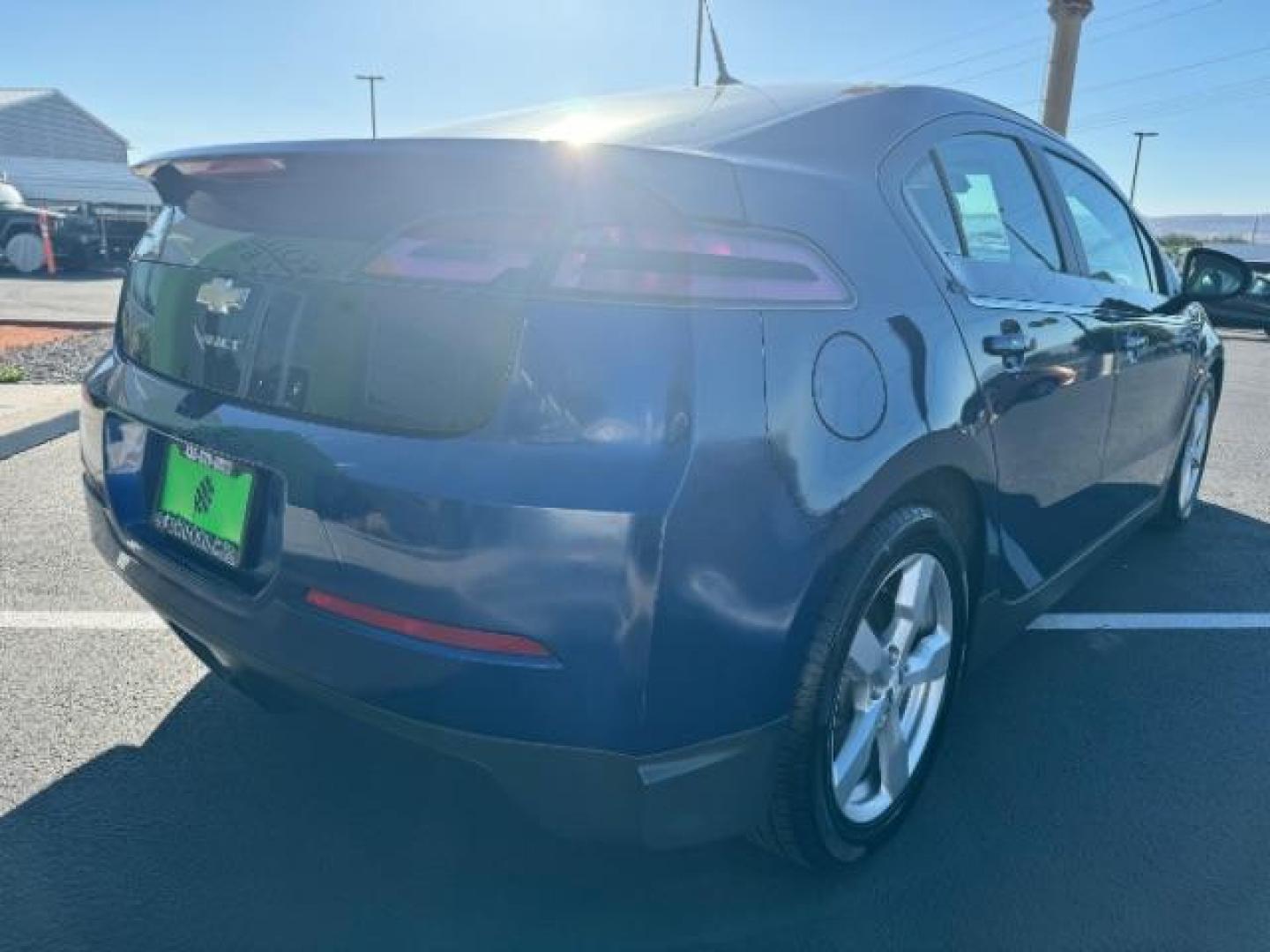 2012 Blue Topaz Metallic /Jet Black and Ceramic White Leather Interior Chevrolet Volt Premium (1G1RB6E44CU) with an 1.4L L4 DOHC 16V PLUG-IN HYBRID engine, Continuously Variable Transmission transmission, located at 940 North Main Street, Cedar City, UT, 84720, (435) 628-0023, 37.692936, -113.061897 - ***This vehicle qualifies for the EV/Hybrid tax rebate of up to $4,000*** We are setup with the IRS to recieve direct payments within 72 hours. We file the rebate online with IRS and can credit it to your down payment, reduce the sales price OR give you cashback!! These cars will not last and can o - Photo#6