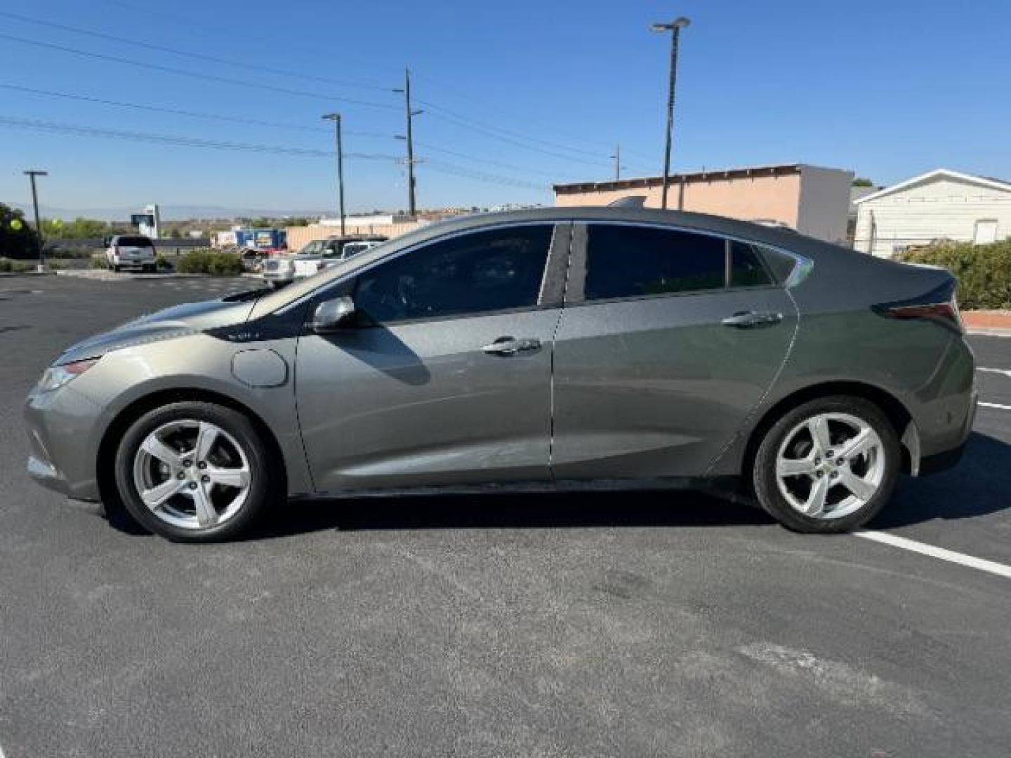 2017 Heather Gray Metallic Chevrolet Volt LT (1G1RC6S56HU) with an 1.5L L4 DOHC 16V PLUG-IN HYBRID engine, Continuously Variable Transmission transmission, located at 1865 East Red Hills Pkwy, St. George, 84770, (435) 628-0023, 37.120850, -113.543640 - Photo#3