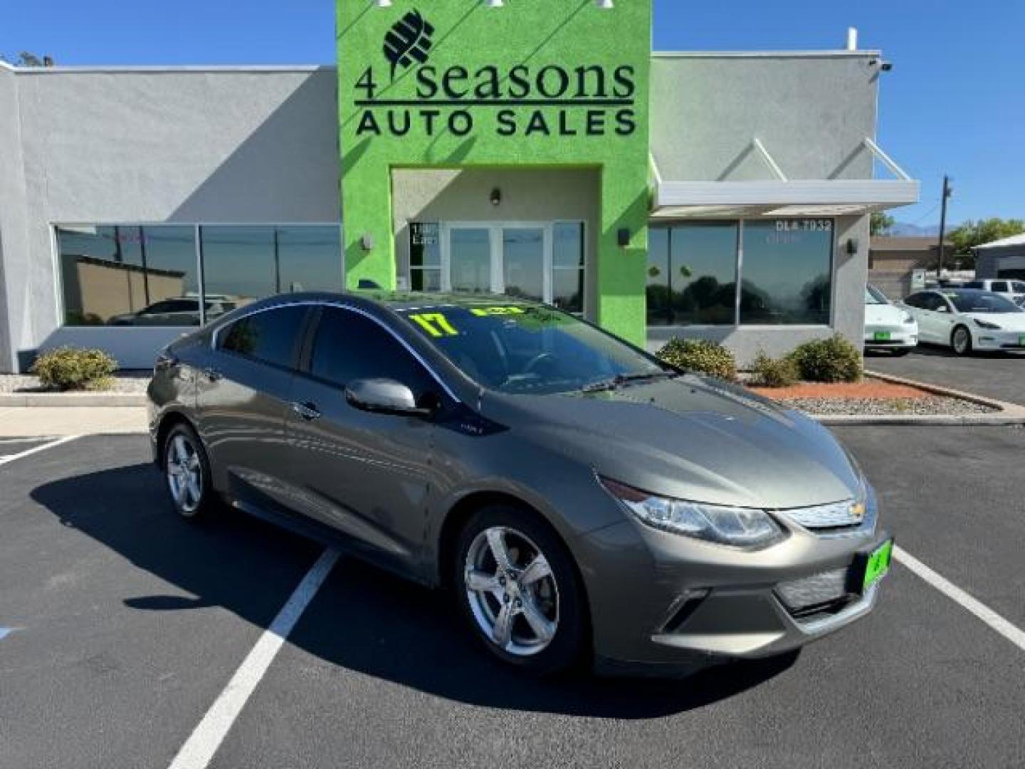 2017 Heather Gray Metallic Chevrolet Volt LT (1G1RC6S56HU) with an 1.5L L4 DOHC 16V PLUG-IN HYBRID engine, Continuously Variable Transmission transmission, located at 1865 East Red Hills Pkwy, St. George, 84770, (435) 628-0023, 37.120850, -113.543640 - ***This vehicle qualifies for the EV/Hybrid tax rebate of up to $4,000*** We are setup with the IRS to recieve direct payments within 72 hours. We file the rebate online with IRS and can credit it to your down payment, reduce the sales price OR give you cashback!! These cars will not last and can o - Photo#0