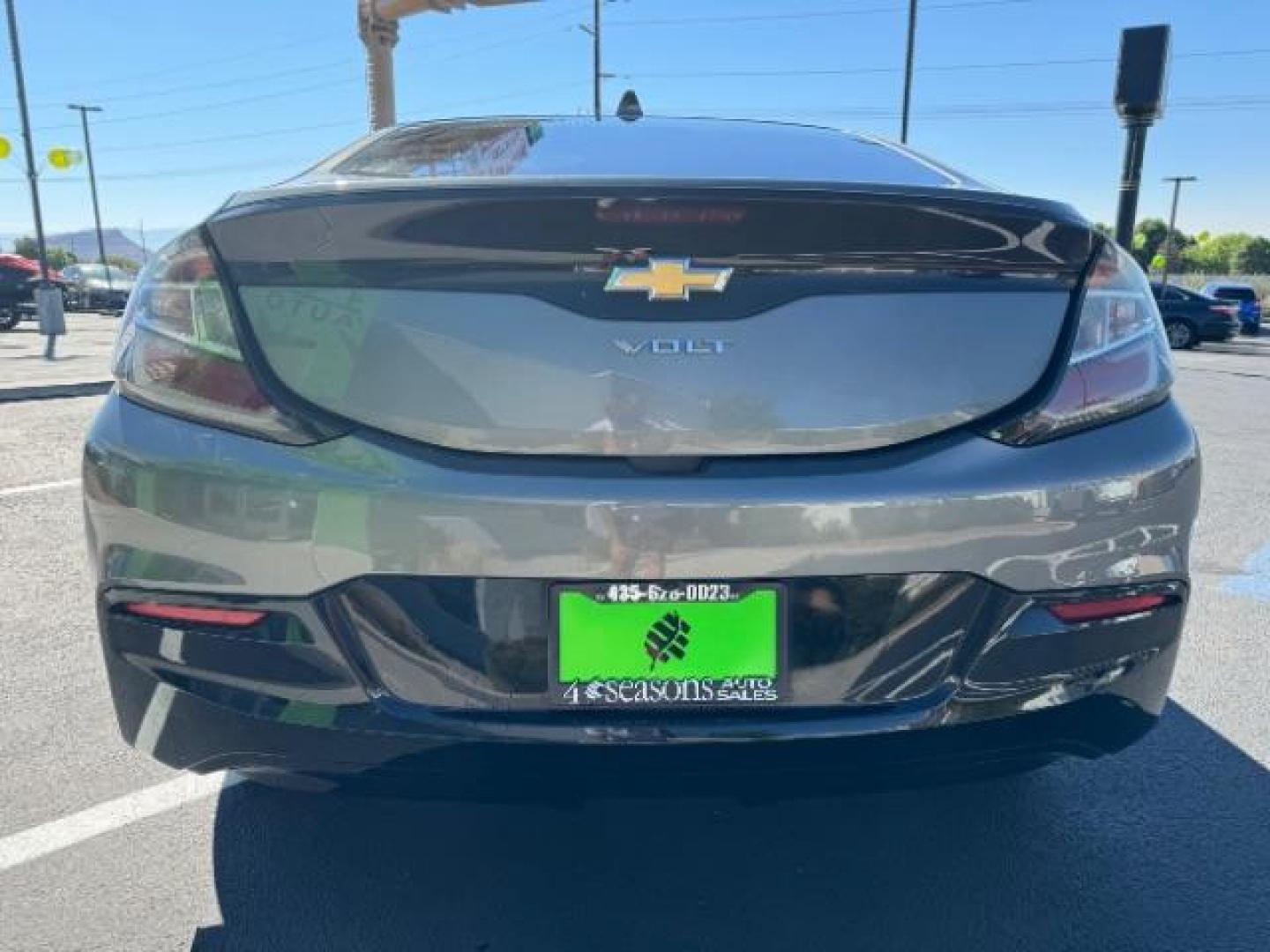 2017 Heather Gray Metallic Chevrolet Volt LT (1G1RC6S56HU) with an 1.5L L4 DOHC 16V PLUG-IN HYBRID engine, Continuously Variable Transmission transmission, located at 1865 East Red Hills Pkwy, St. George, 84770, (435) 628-0023, 37.120850, -113.543640 - ***This vehicle qualifies for the EV/Hybrid tax rebate of up to $4,000*** We are setup with the IRS to recieve direct payments within 72 hours. We file the rebate online with IRS and can credit it to your down payment, reduce the sales price OR give you cashback!! These cars will not last and can o - Photo#5