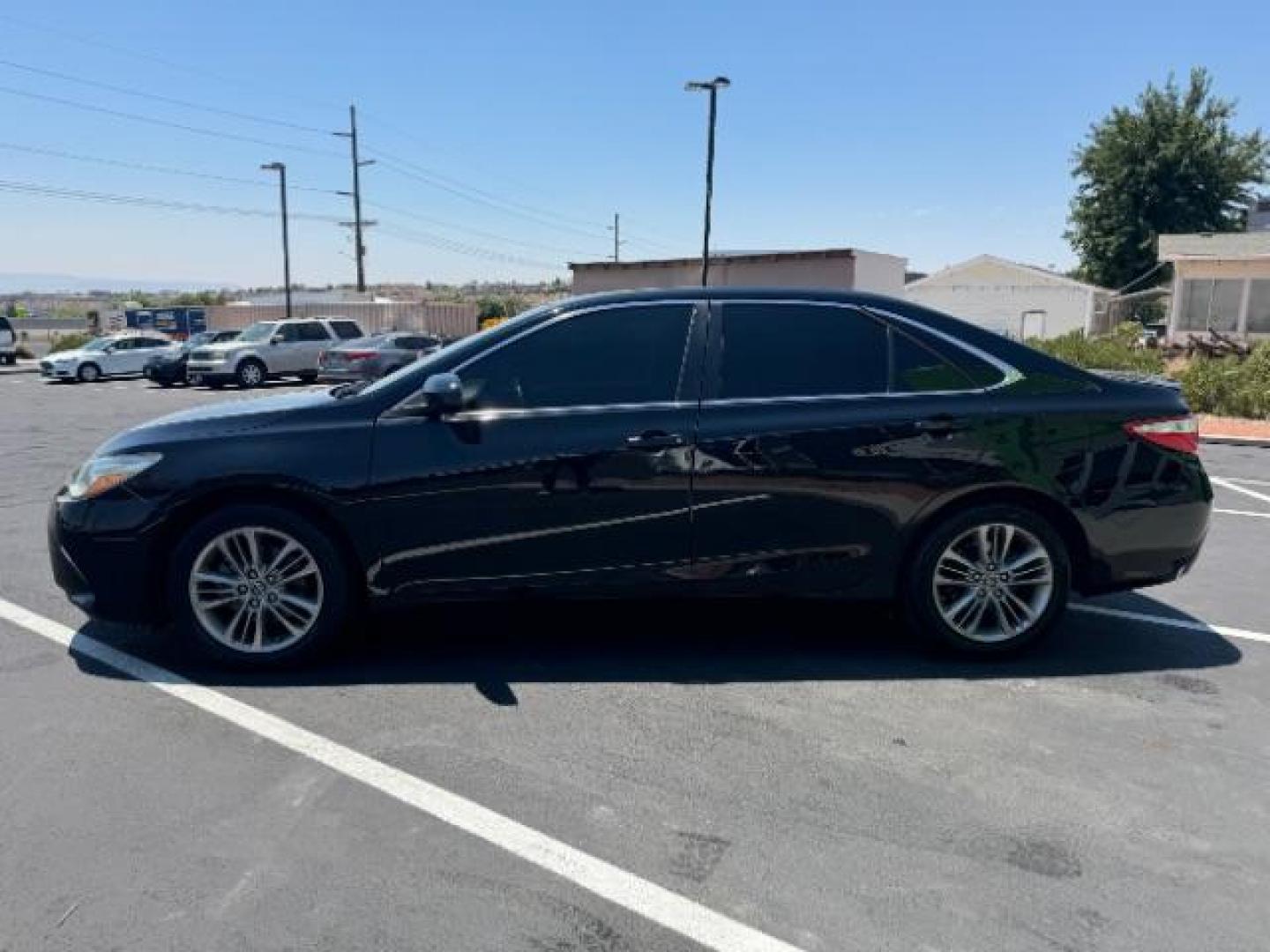 2017 Black /Black/Ash, leatherette/cloth Toyota Camry SE (4T1BF1FK3HU) with an 2.5L L4 DOHC 16V engine, 6-Speed Automatic transmission, located at 1865 East Red Hills Pkwy, St. George, 84770, (435) 628-0023, 37.120850, -113.543640 - Photo#3