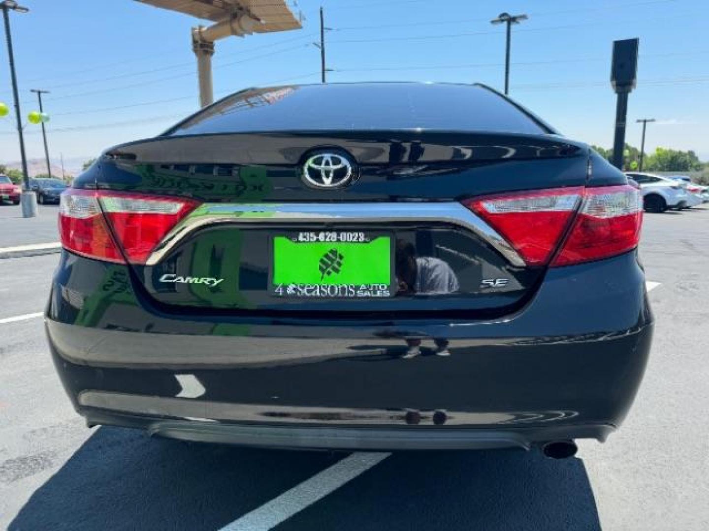 2017 Black /Black/Ash, leatherette/cloth Toyota Camry SE (4T1BF1FK3HU) with an 2.5L L4 DOHC 16V engine, 6-Speed Automatic transmission, located at 1865 East Red Hills Pkwy, St. George, 84770, (435) 628-0023, 37.120850, -113.543640 - We specialize in helping ALL people get the best financing available. No matter your credit score, good, bad or none we can get you an amazing rate. Had a bankruptcy, divorce, or repossessions? We give you the green light to get your credit back on the road. Low down and affordable payments that fit - Photo#5